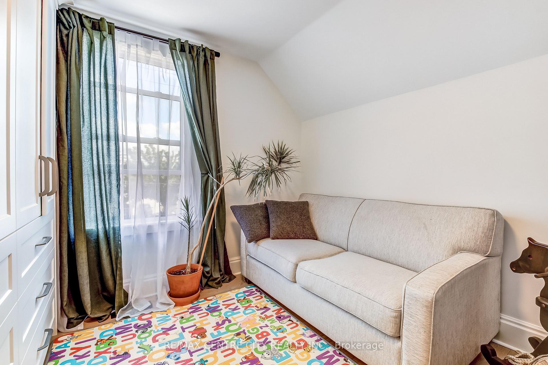 Photo 15 of 71 Wilson Avenue, St. Thomas — HOMEH