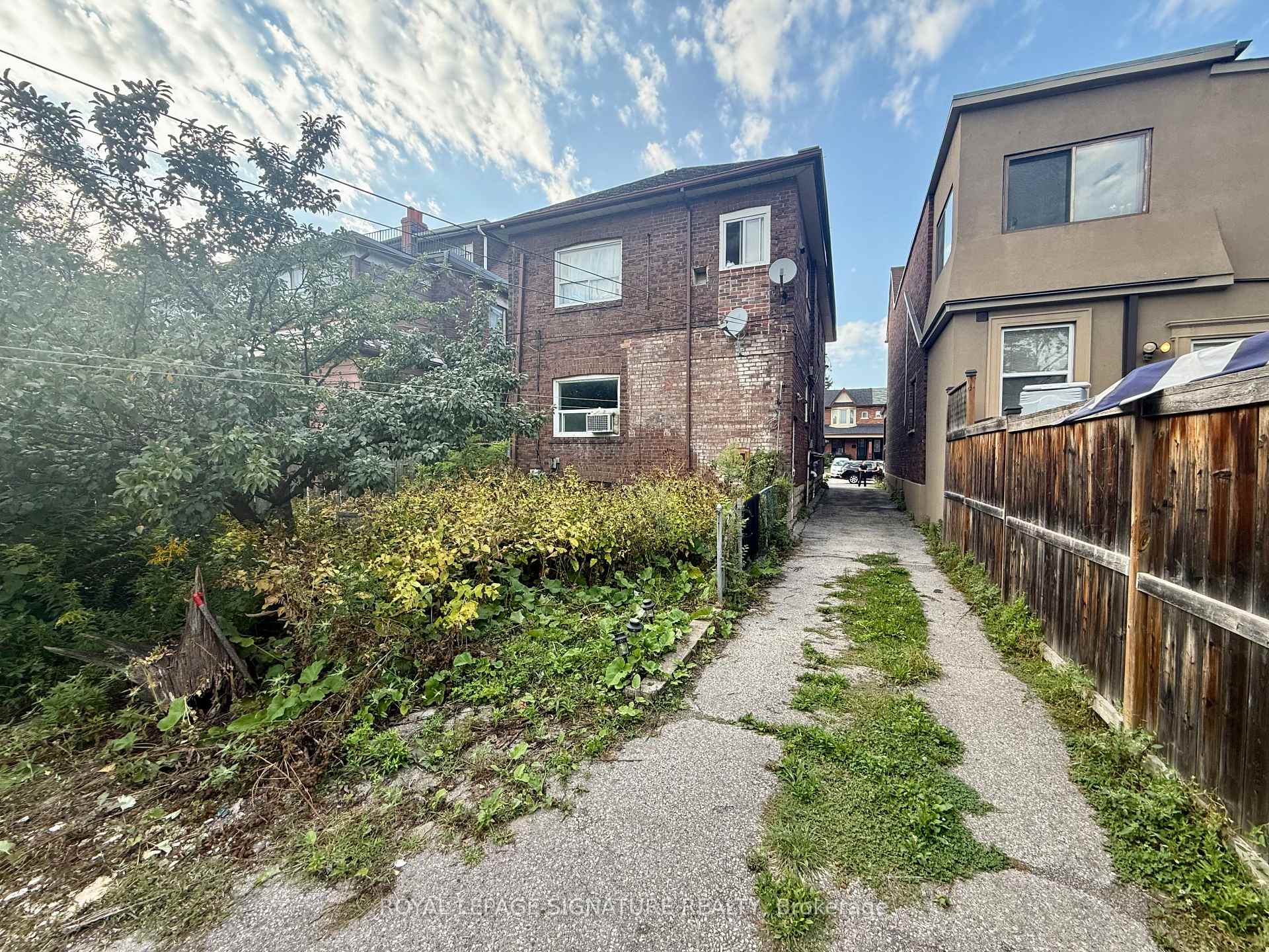 Photo 8 of 83 Ashburnham Road, Toronto, Corso Italia-Davenport — HOMEH