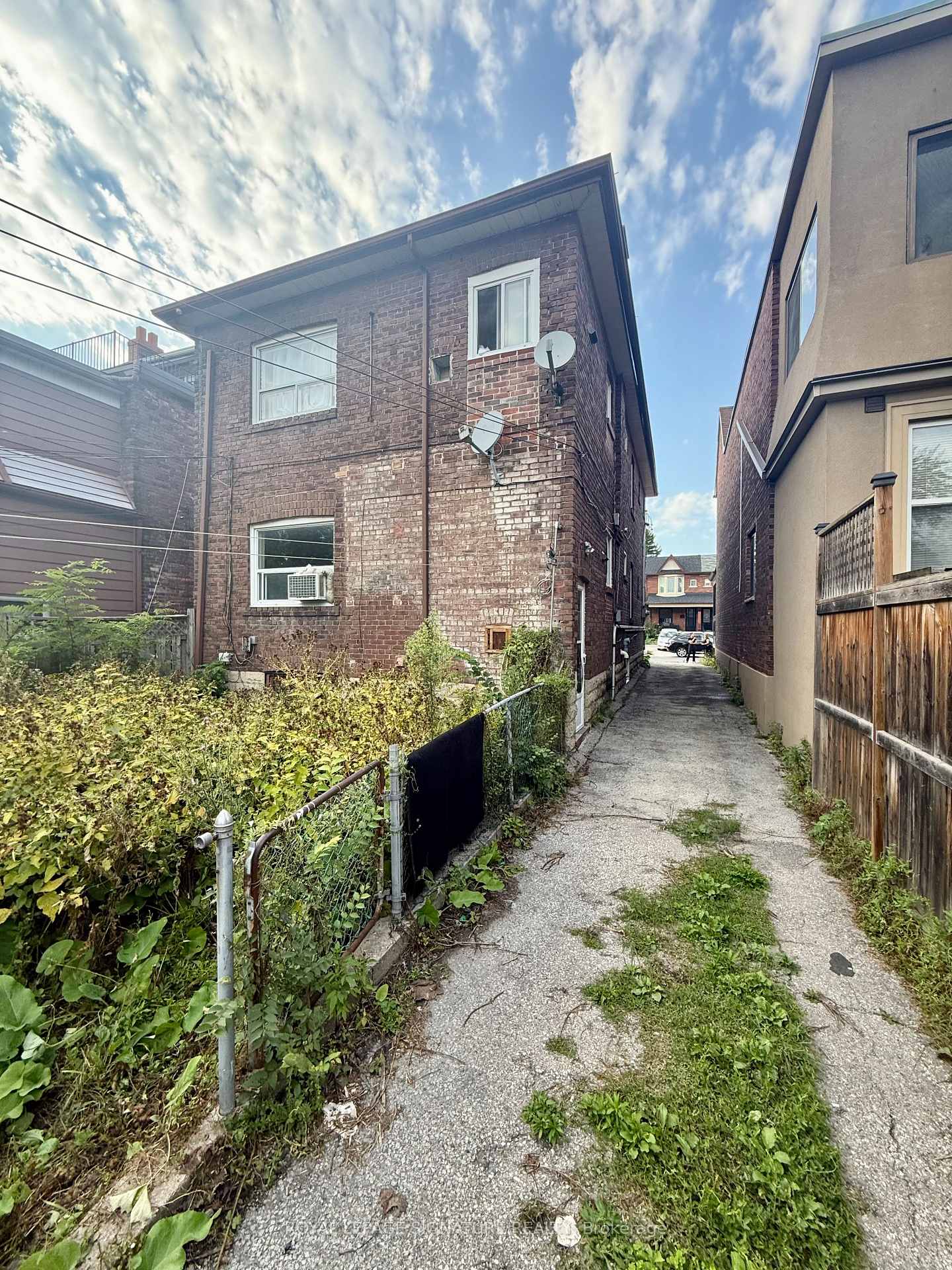 Photo 9 of 83 Ashburnham Road, Toronto, Corso Italia-Davenport — HOMEH