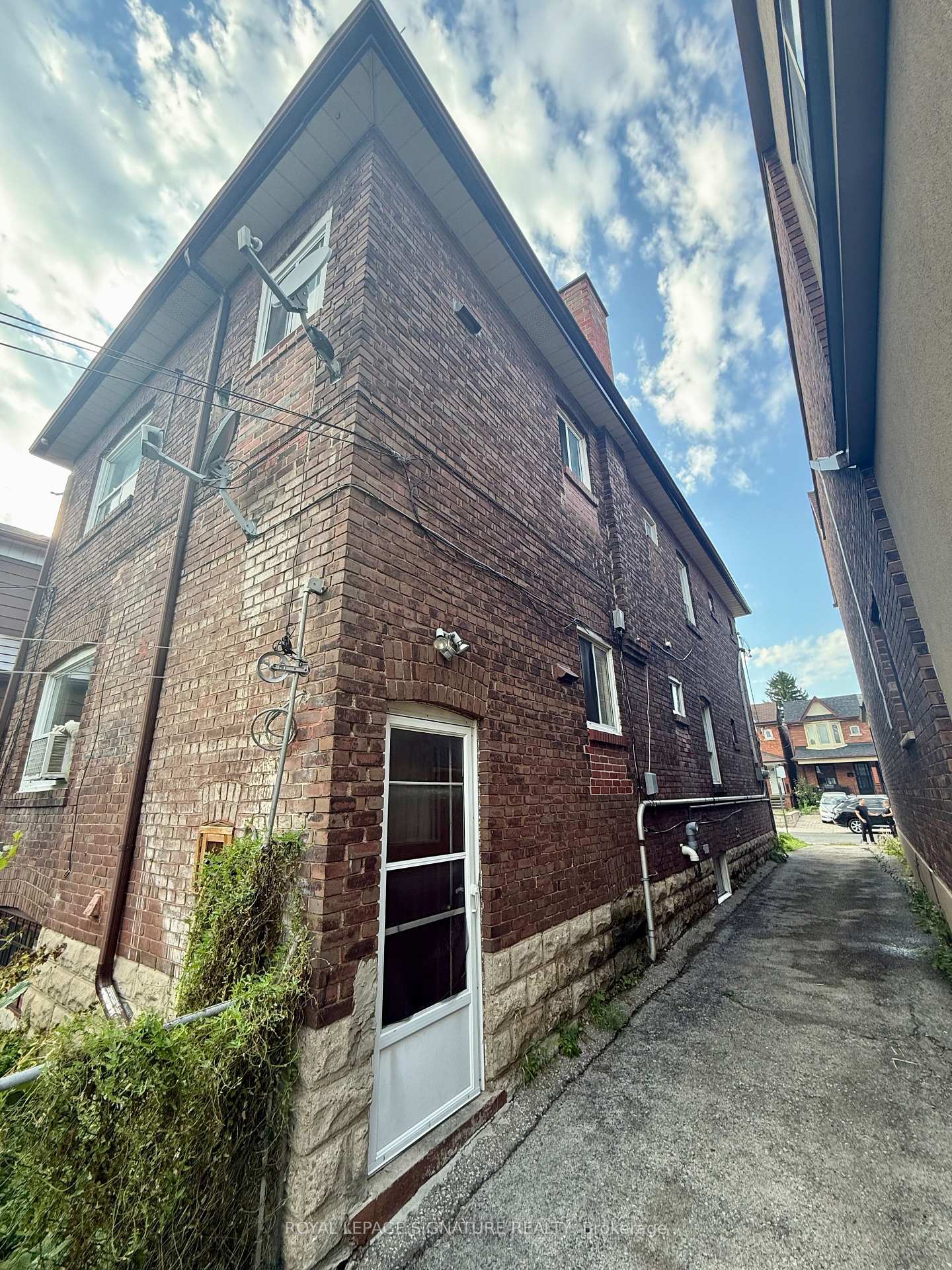 Photo 10 of 83 Ashburnham Road, Toronto, Corso Italia-Davenport — HOMEH