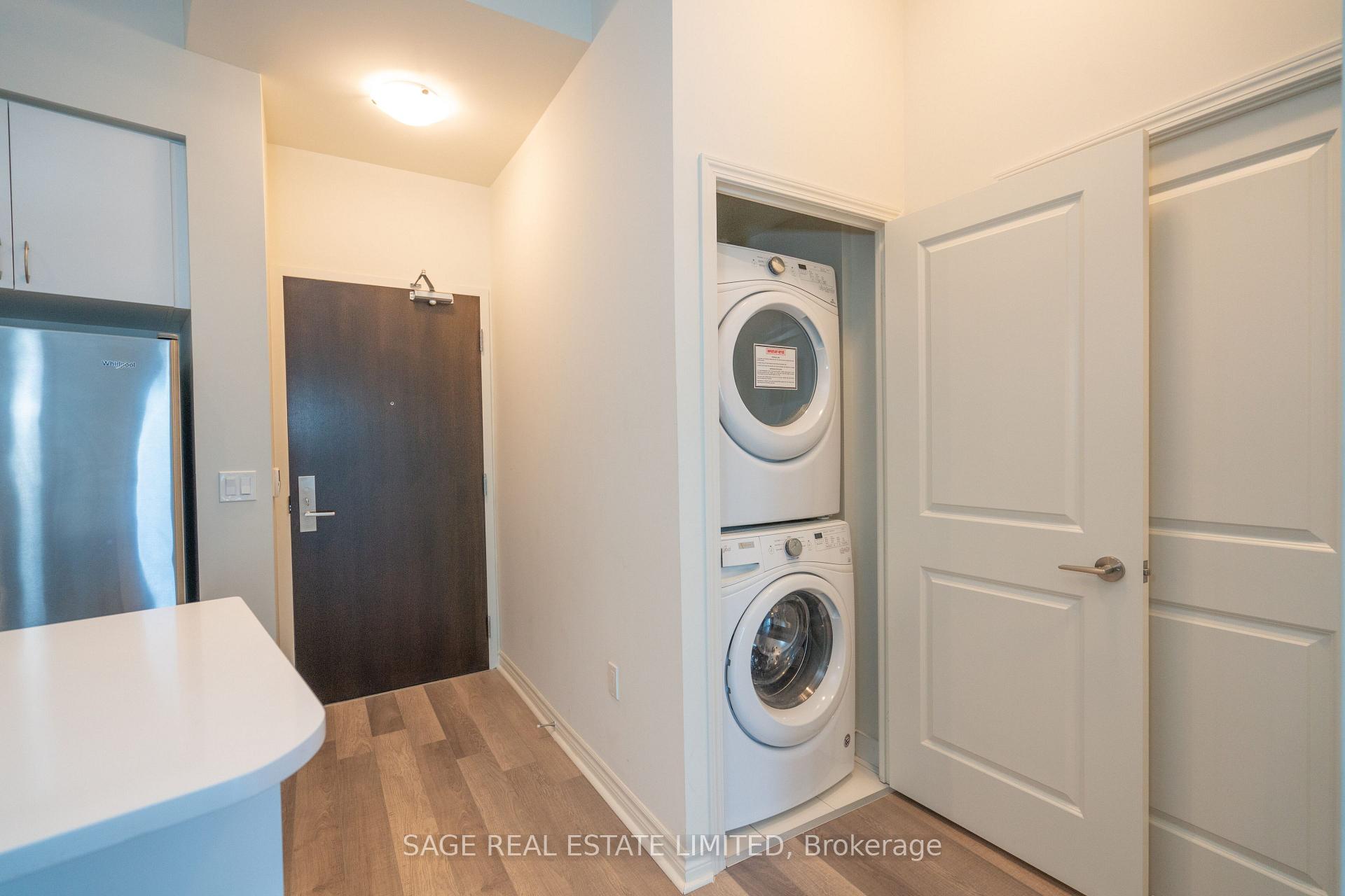 Photo 12 of Unit Ph11, 39 Annie Craig Drive, Etobicoke, Mimico — HOMEH