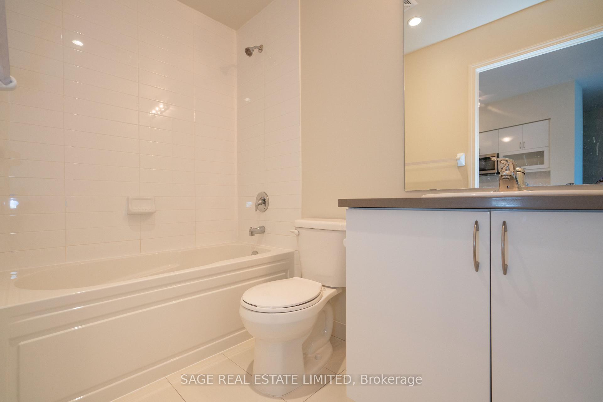 Photo 16 of Unit Ph11, 39 Annie Craig Drive, Etobicoke, Mimico — HOMEH