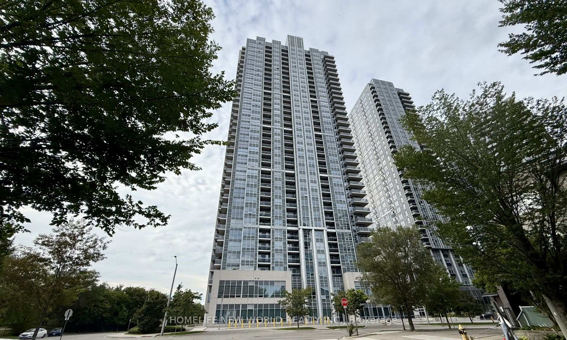 Front of 275 Village Green Square