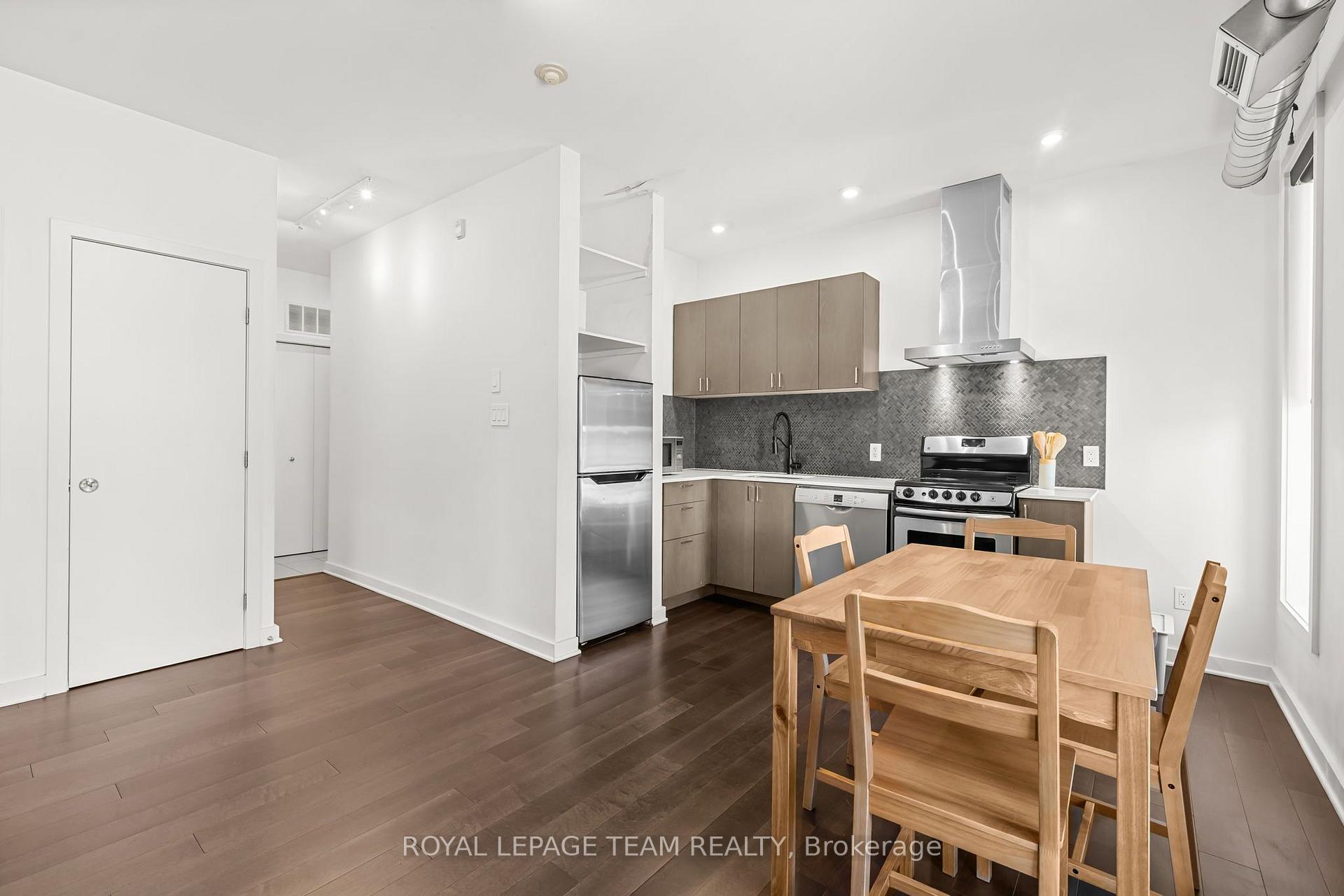 Photo 3 of Unit 301, 1308 Thames Street, Ottawa, Carlington — HOMEH