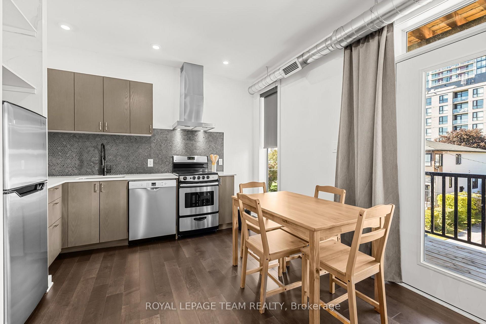 Photo 4 of Unit 301, 1308 Thames Street, Ottawa, Carlington — HOMEH