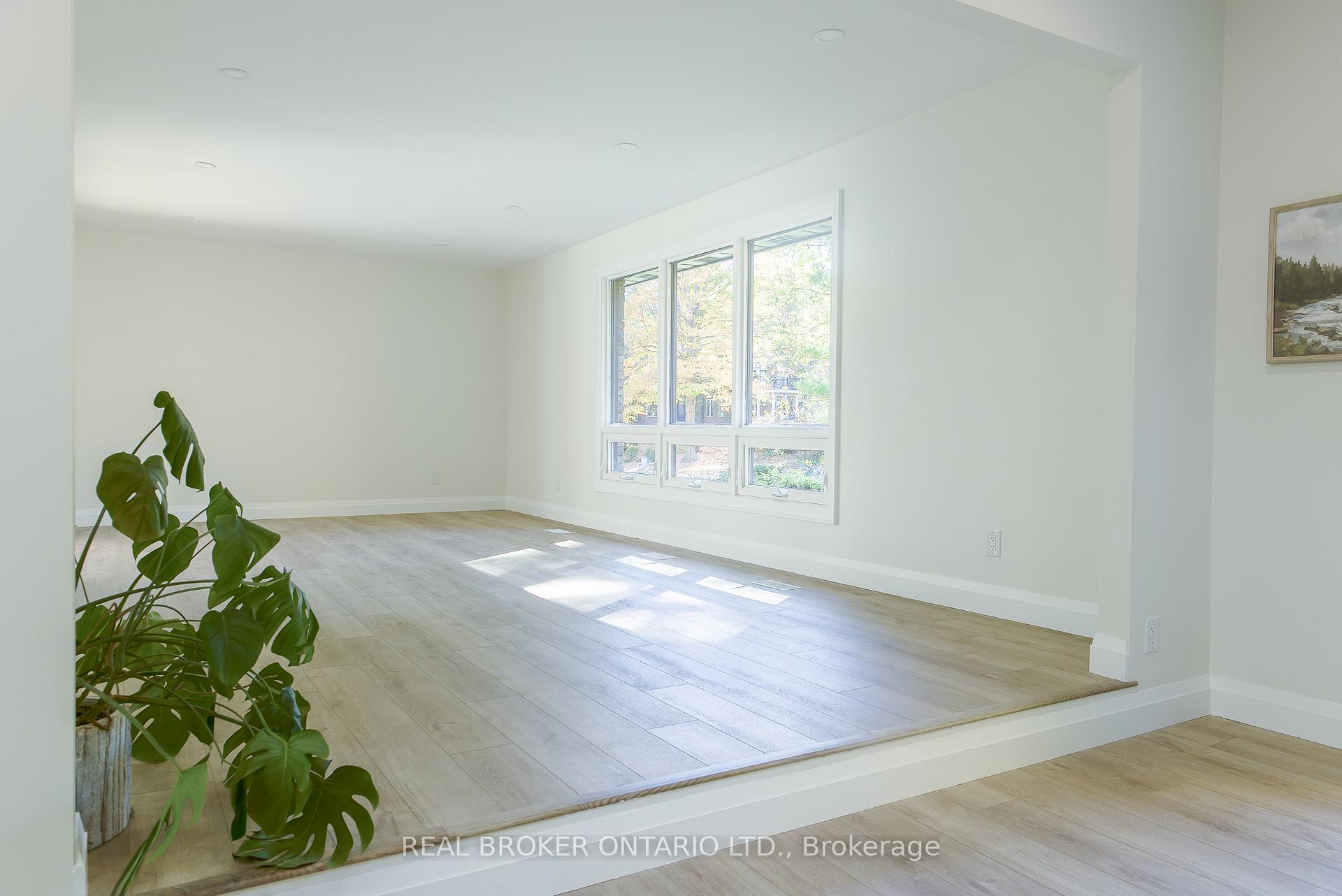 Photo 11 of 572 Main Street, Halton Hills, Glen Williams — HOMEH