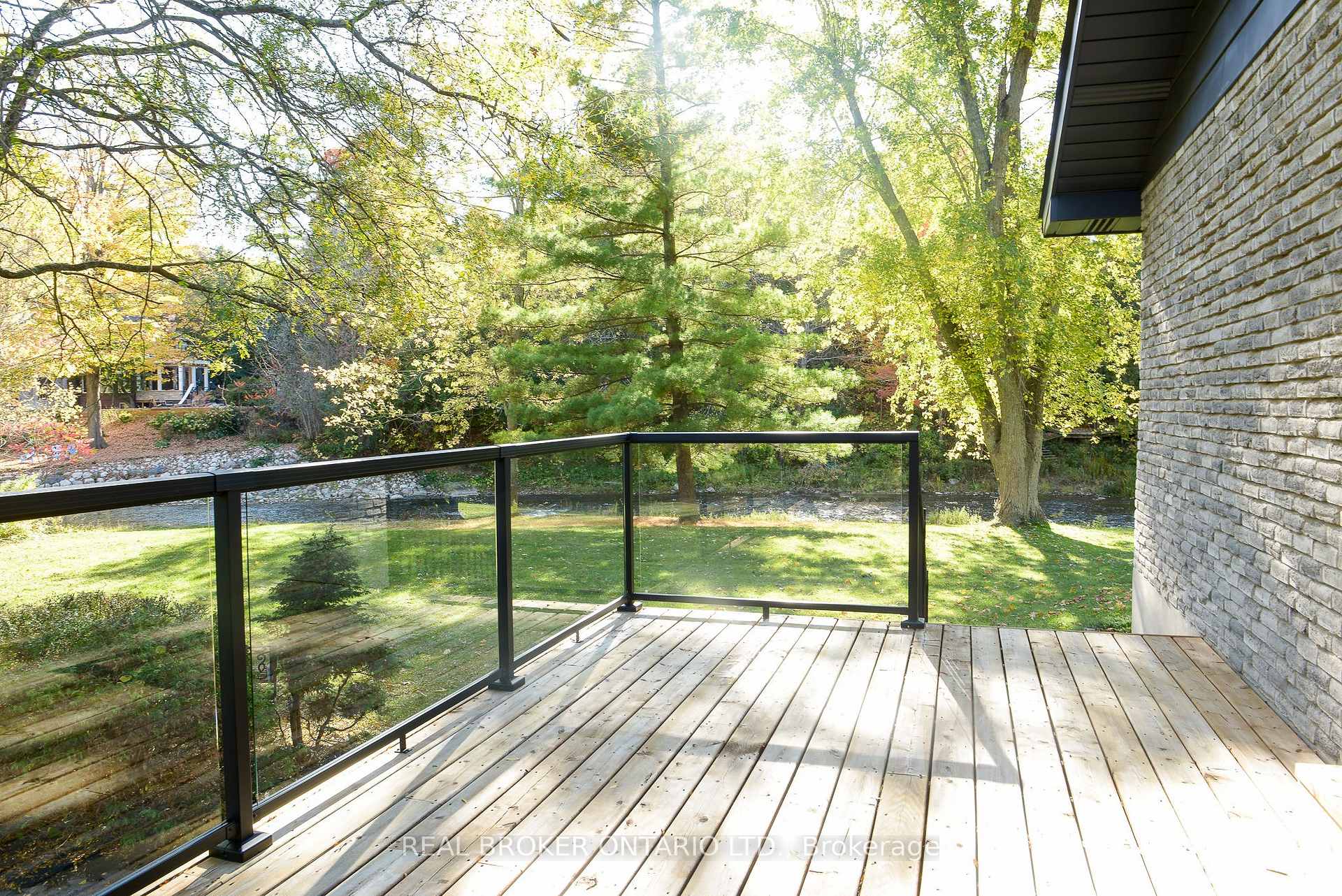 Photo 36 of 572 Main Street, Halton Hills, Glen Williams — HOMEH