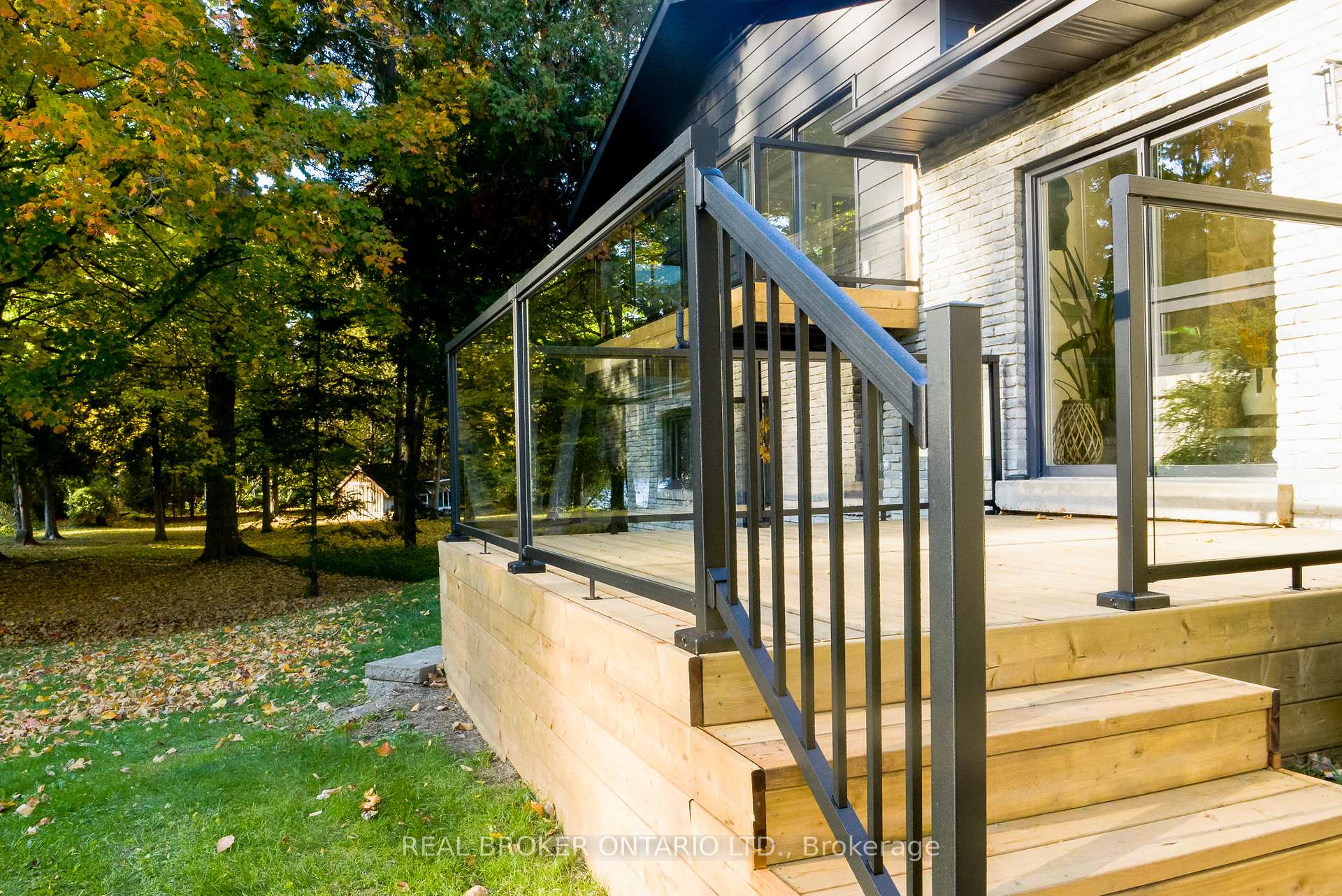Photo 38 of 572 Main Street, Halton Hills, Glen Williams — HOMEH