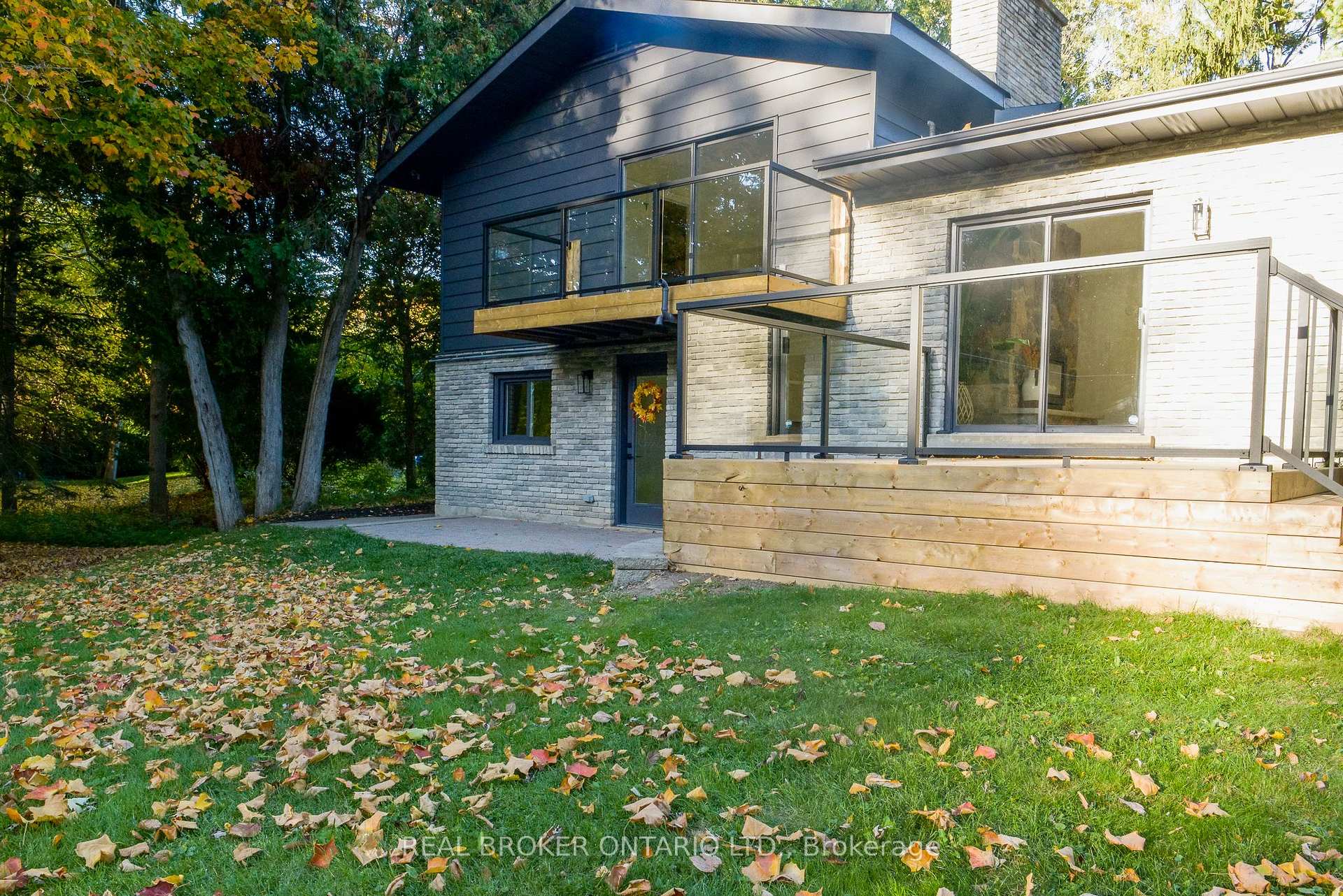 Photo 47 of 572 Main Street, Halton Hills, Glen Williams — HOMEH