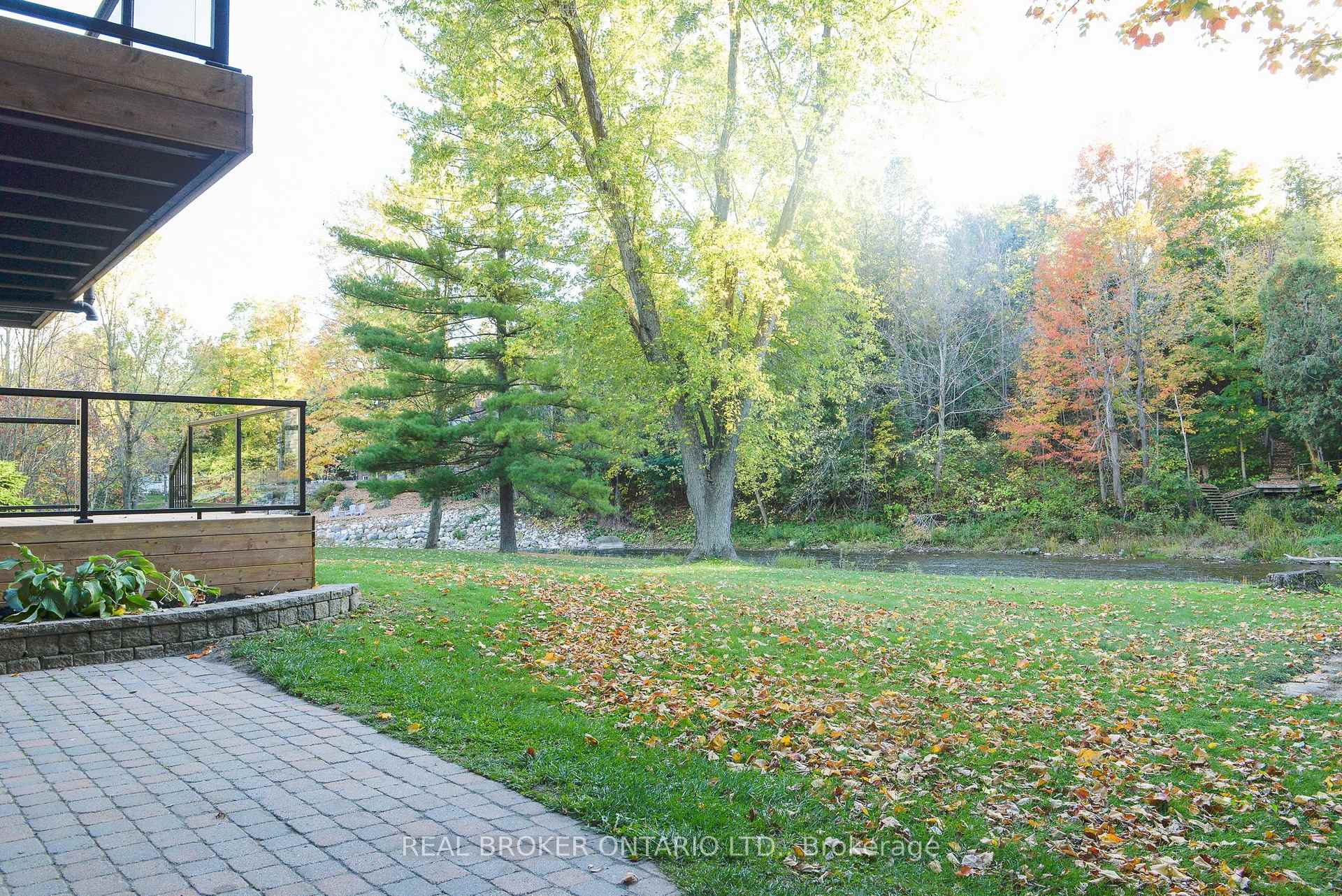 Photo 48 of 572 Main Street, Halton Hills, Glen Williams — HOMEH