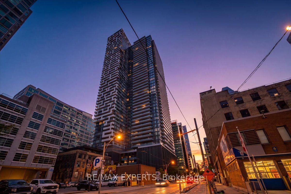 Photo of Unit 1815, 25 Richmond Street E