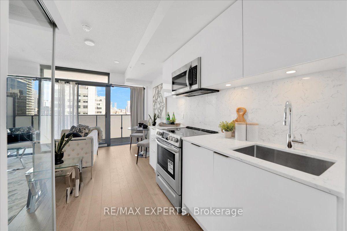 Photo 9 of Unit 1815, 25 Richmond Street E, Toronto, Church-Yonge Corridor — HOMEH