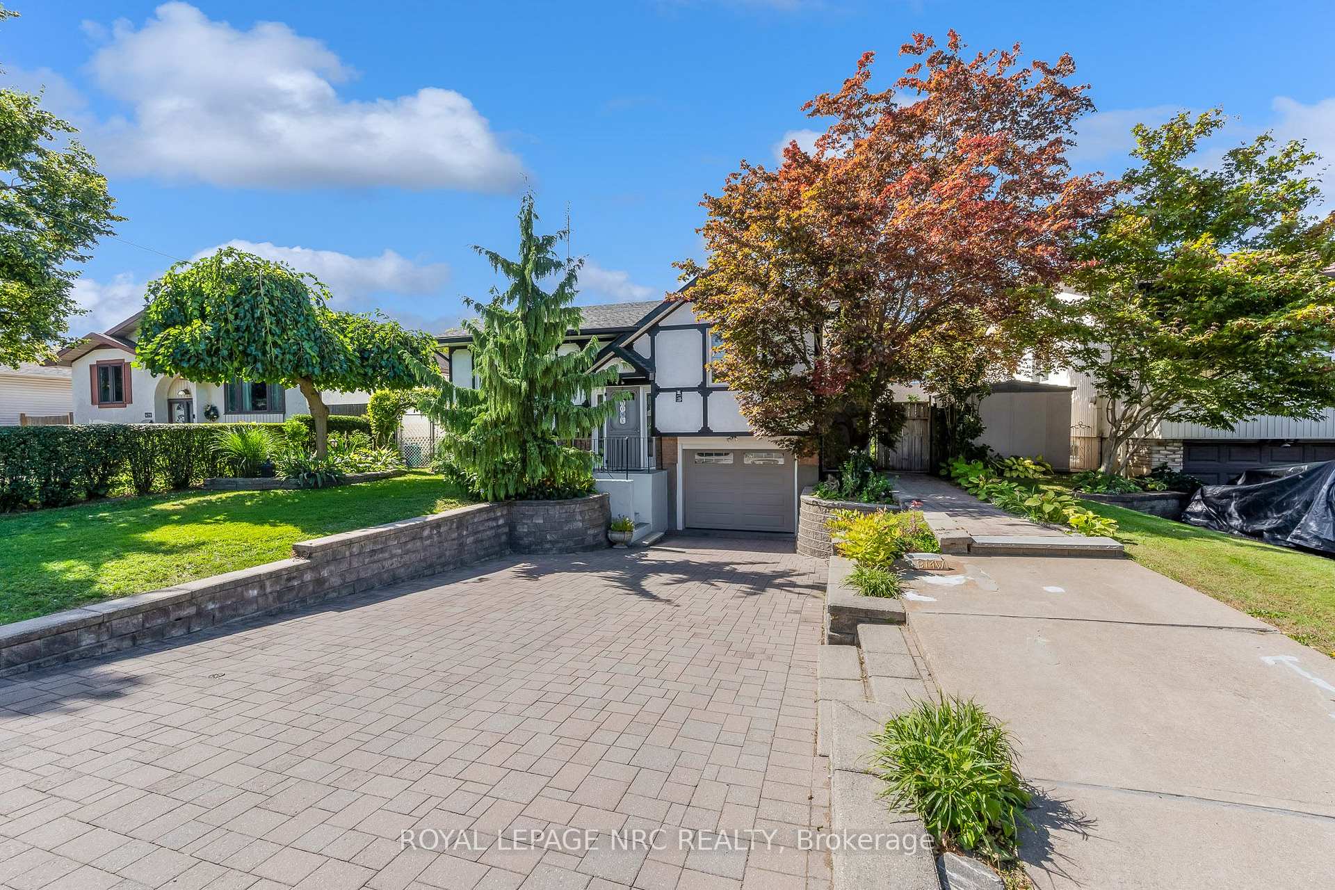 Photo 2 of 481 Bunting Road, St. Catharines, Bunting/Linwell — HOMEH