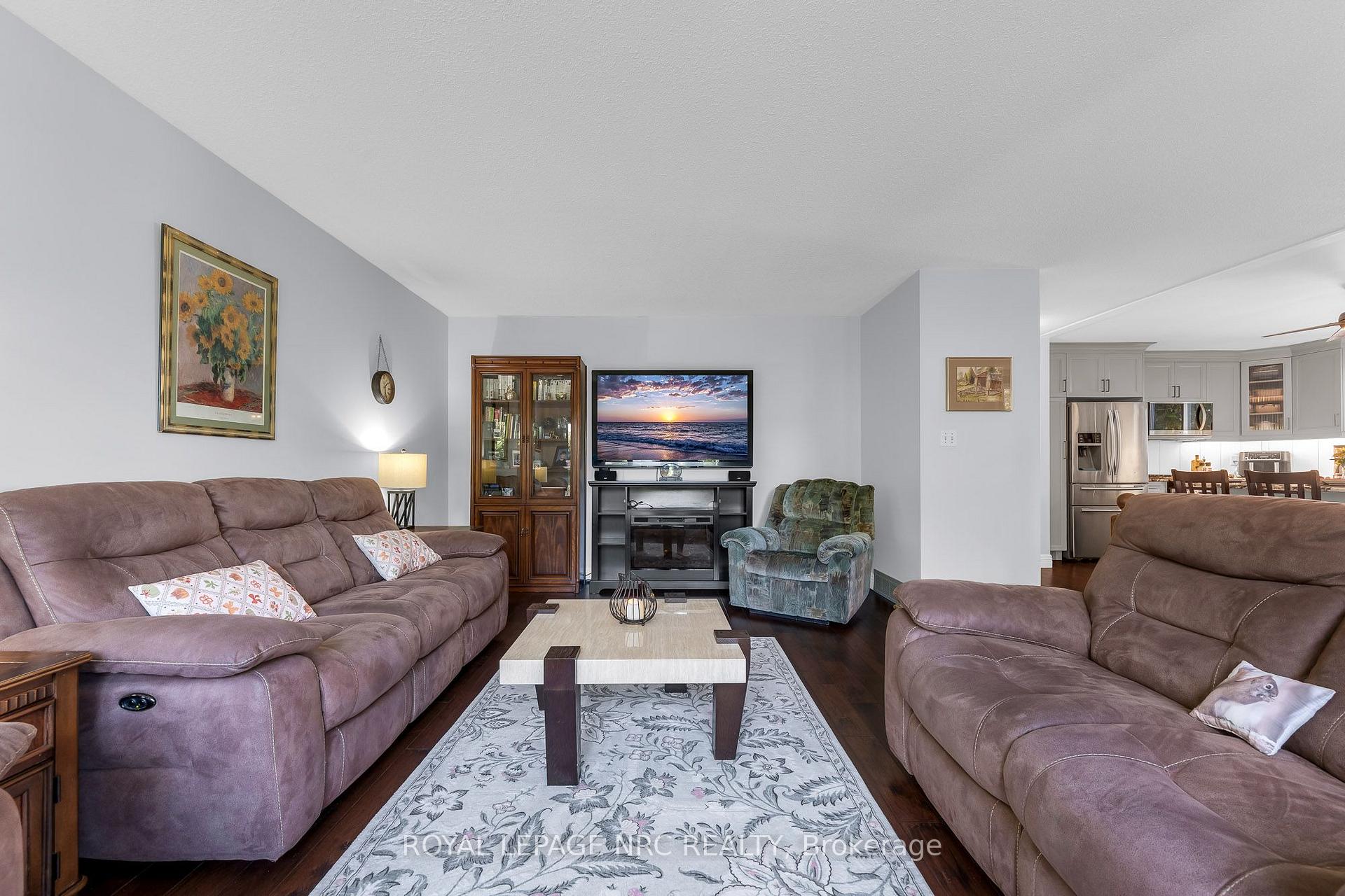Photo 8 of 481 Bunting Road, St. Catharines, Bunting/Linwell — HOMEH