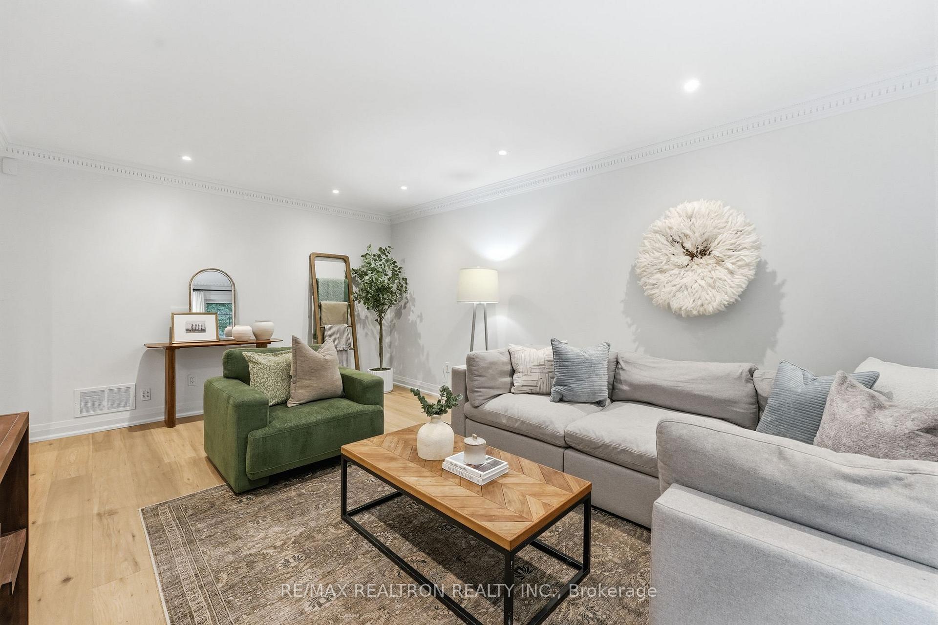 Photo 6 of 653 Exceller Circle, Newmarket, Stonehaven-Wyndham — HOMEH