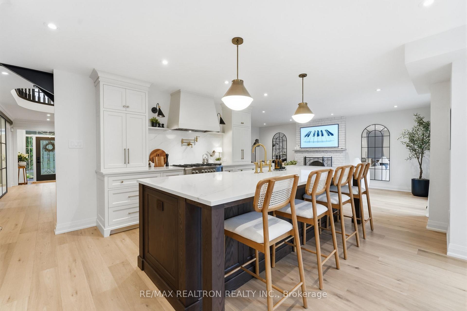 Photo 10 of 653 Exceller Circle, Newmarket, Stonehaven-Wyndham — HOMEH