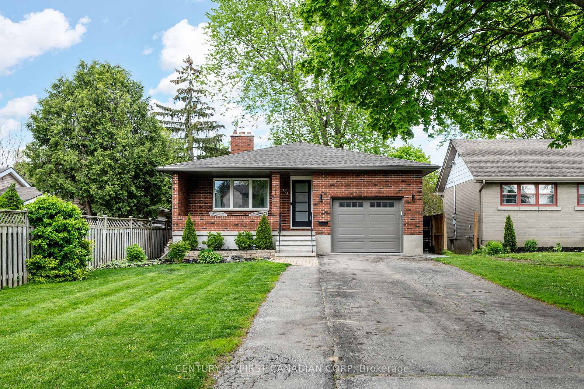 Photo 2 of 905 Wellingsboro Road, London, South Y — HOMEH