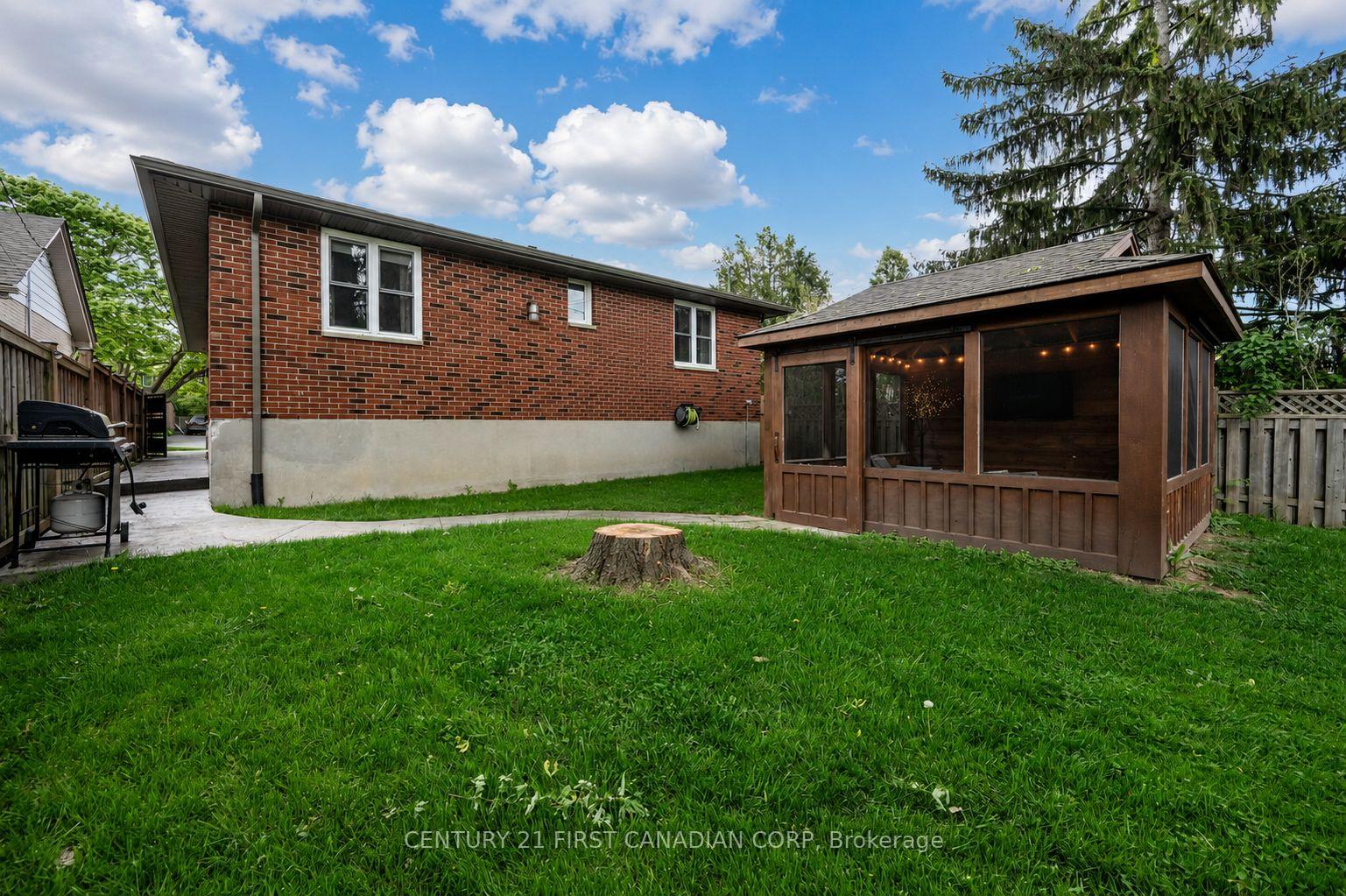 Photo 9 of 905 Wellingsboro Road, London, South Y — HOMEH