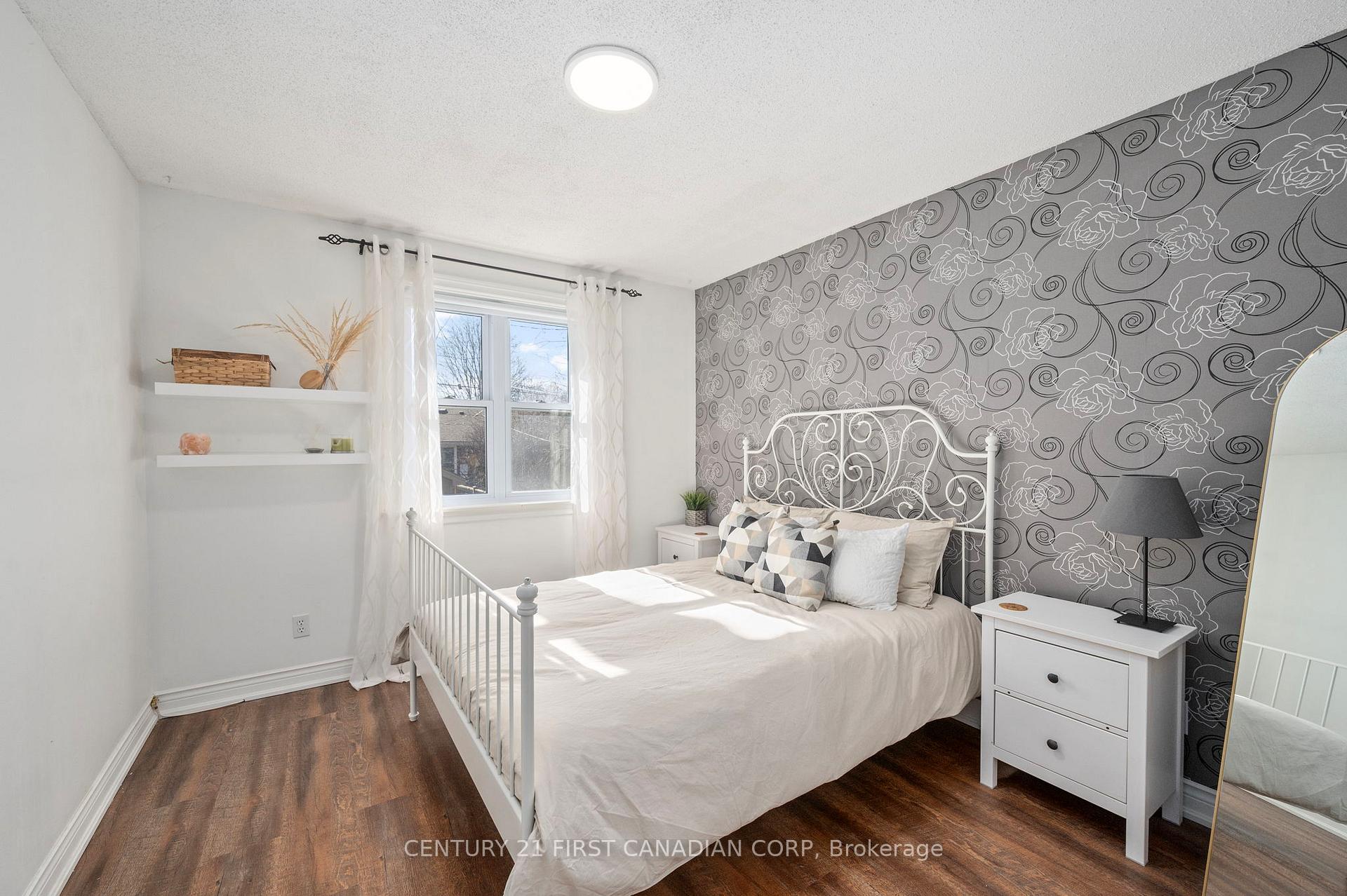 Photo 23 of 905 Wellingsboro Road, London, South Y — HOMEH