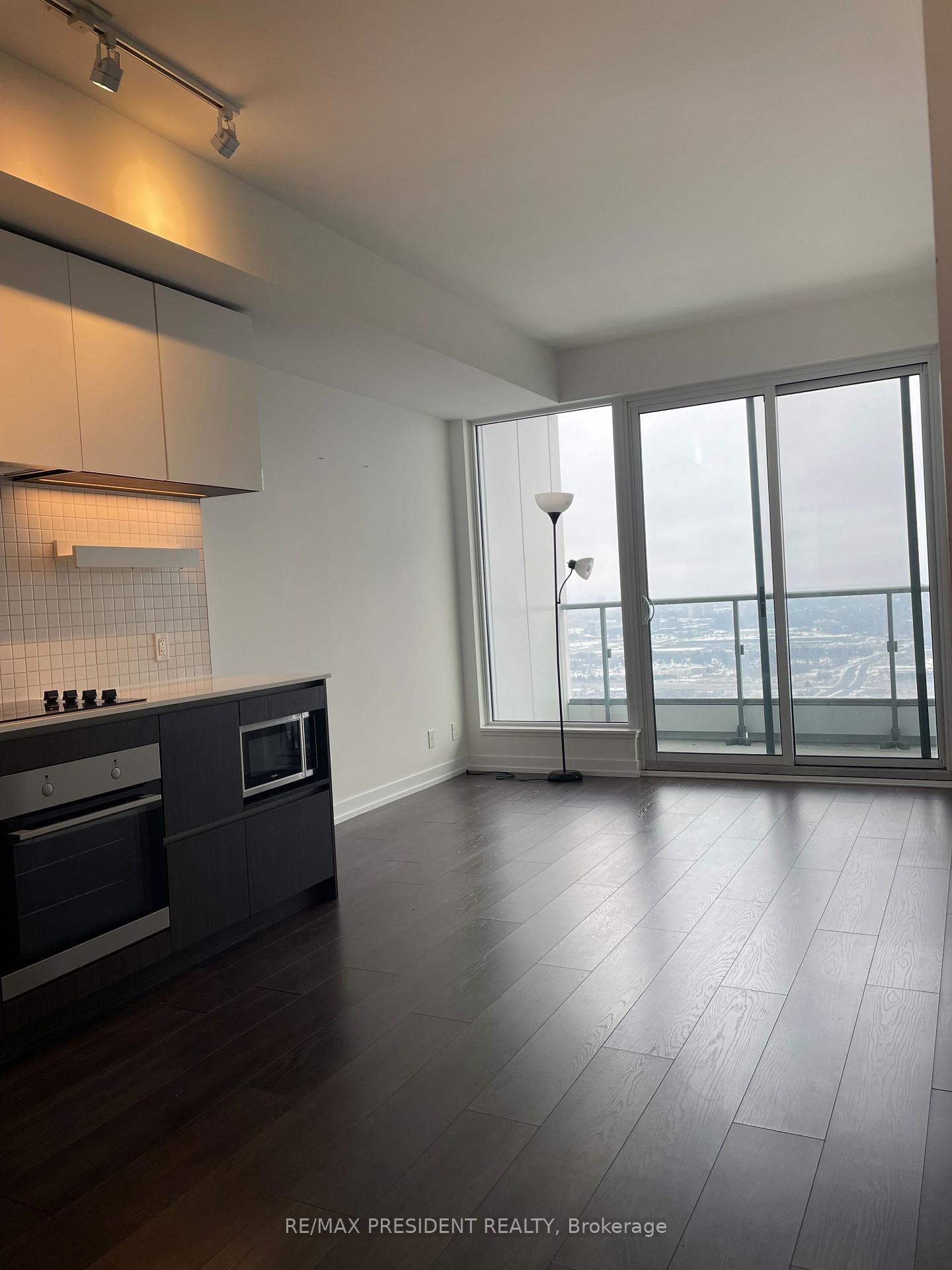 Photo 5 of Unit 4707, 5 Buttermill Avenue, Vaughan, Vaughan Corporate Centre — HOMEH