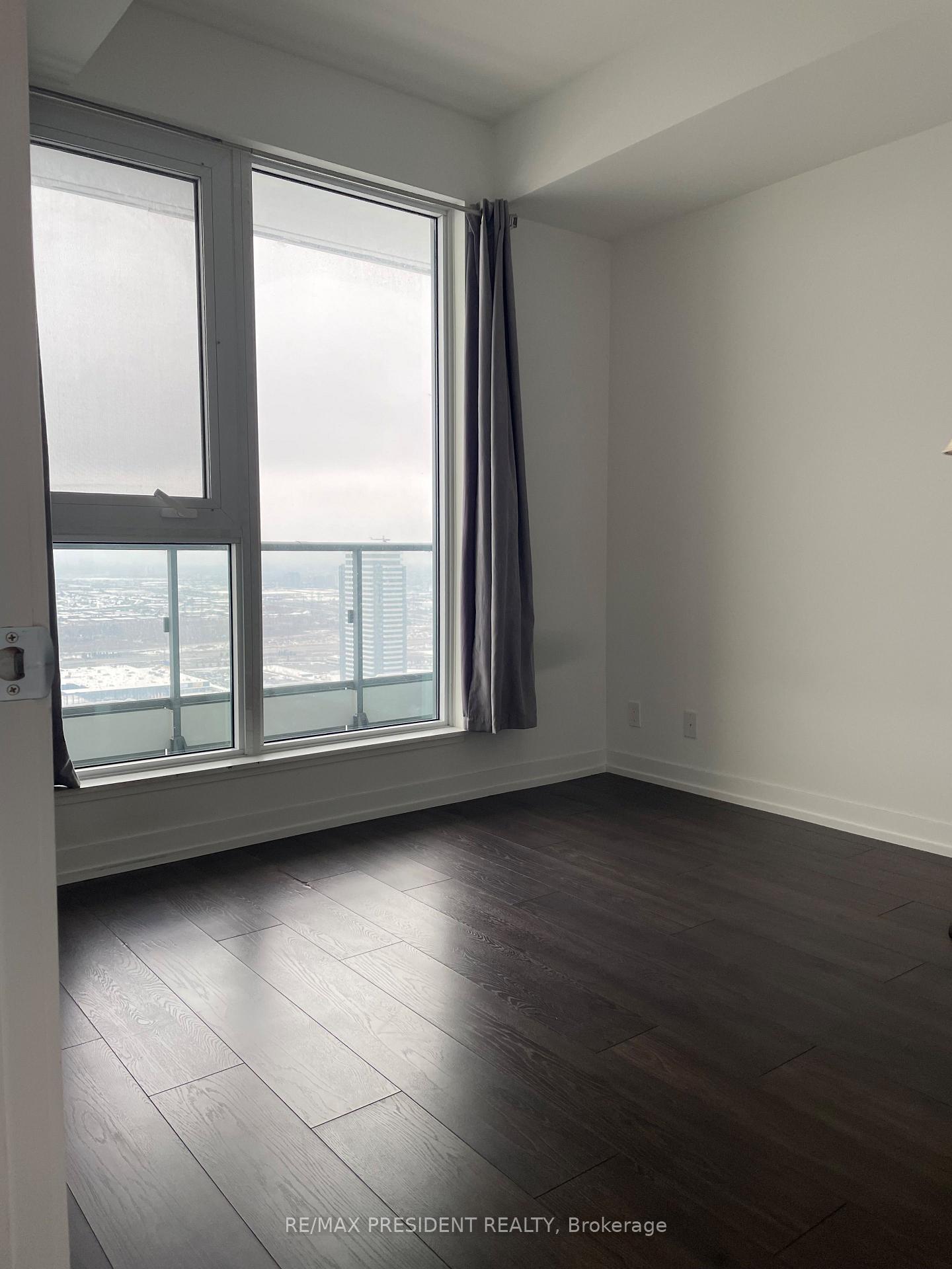 Photo 6 of Unit 4707, 5 Buttermill Avenue, Vaughan, Vaughan Corporate Centre — HOMEH