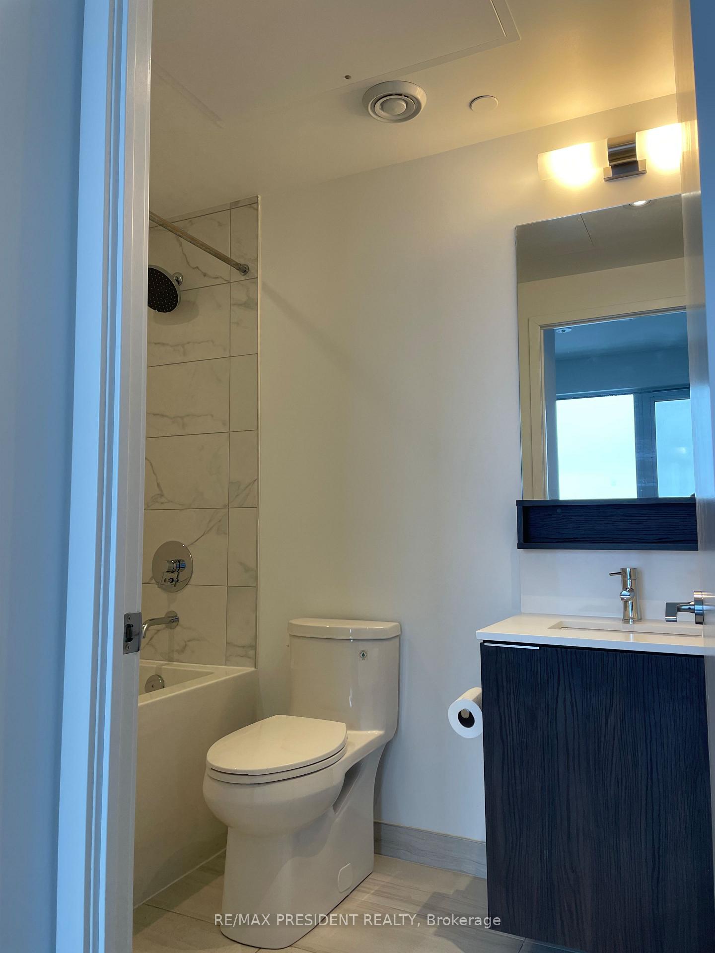 Photo 8 of Unit 4707, 5 Buttermill Avenue, Vaughan, Vaughan Corporate Centre — HOMEH