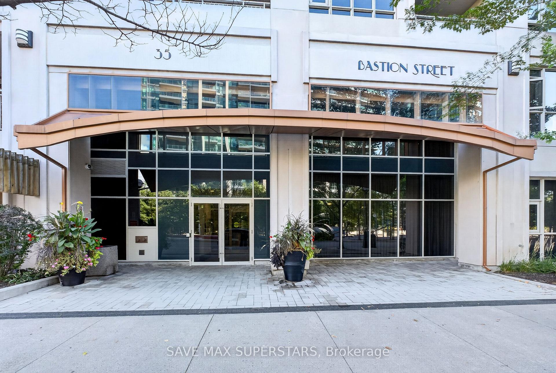 Photo 3 of Unit 714, 35 Bastion Street, Toronto, Niagara — HOMEH