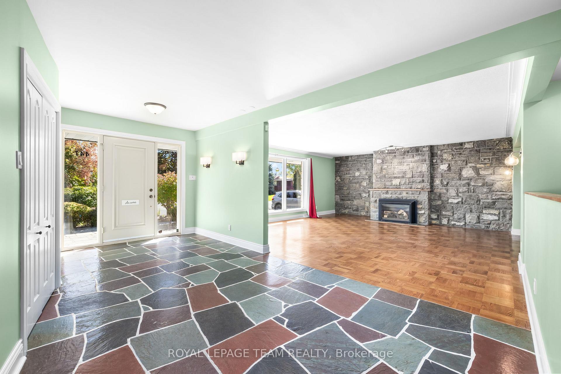 Photo 4 of 447 Simpson Road, Ottawa, Alta Vista/Faircrest Heights — HOMEH