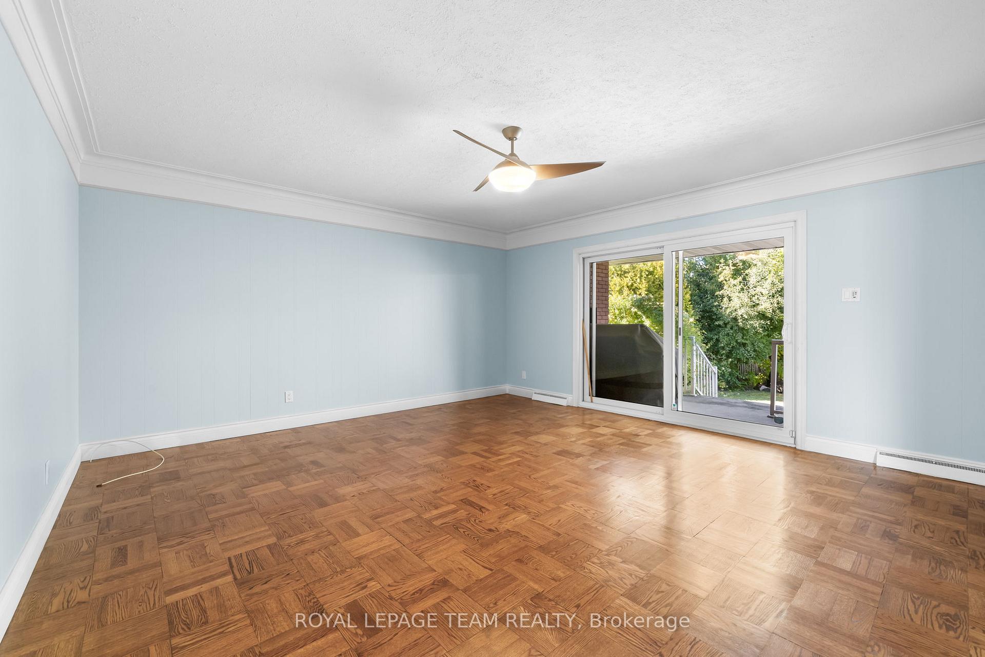Photo 12 of 447 Simpson Road, Ottawa, Alta Vista/Faircrest Heights — HOMEH
