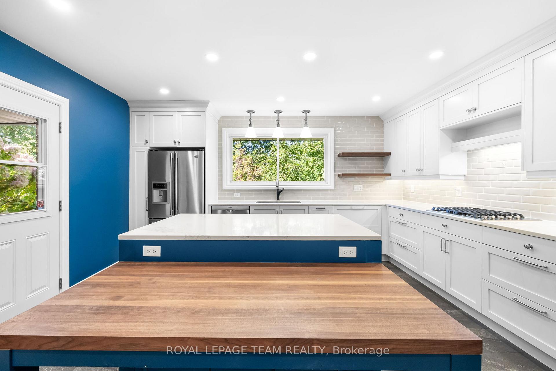 Photo 17 of 447 Simpson Road, Ottawa, Alta Vista/Faircrest Heights — HOMEH