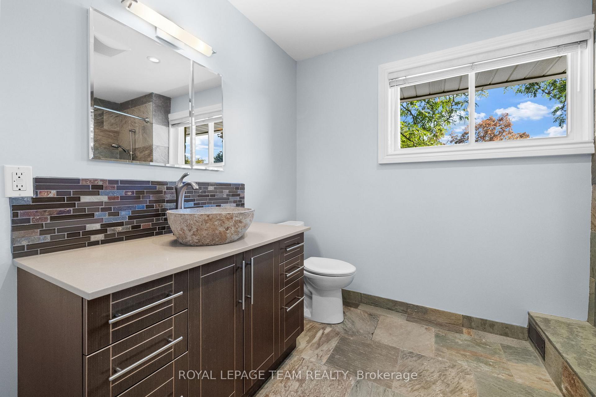 Photo 34 of 447 Simpson Road, Ottawa, Alta Vista/Faircrest Heights — HOMEH