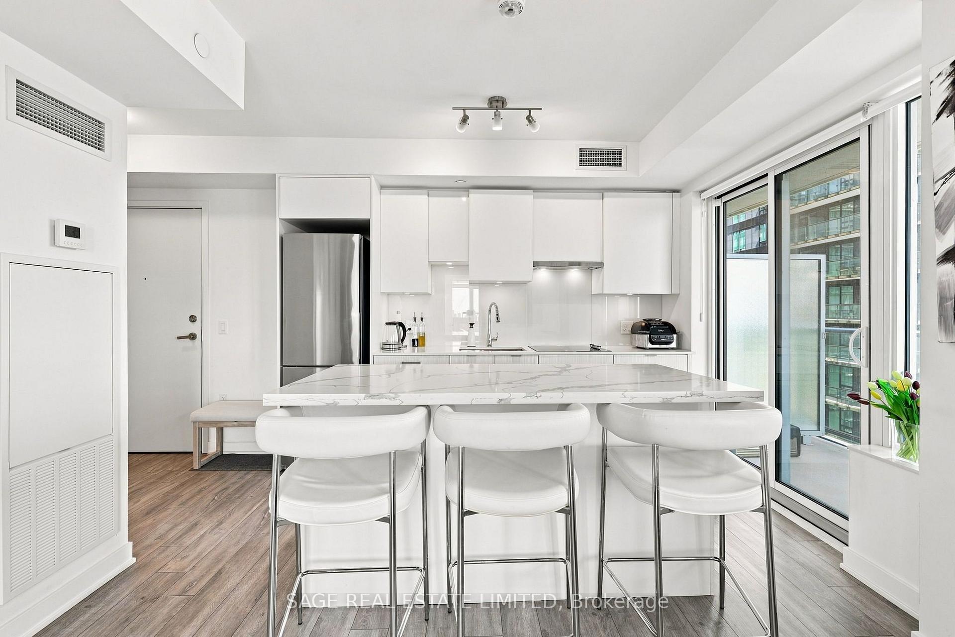 Photo 9 of Unit 3004, 195 Redpath Avenue, Toronto, Mount Pleasant West — HOMEH
