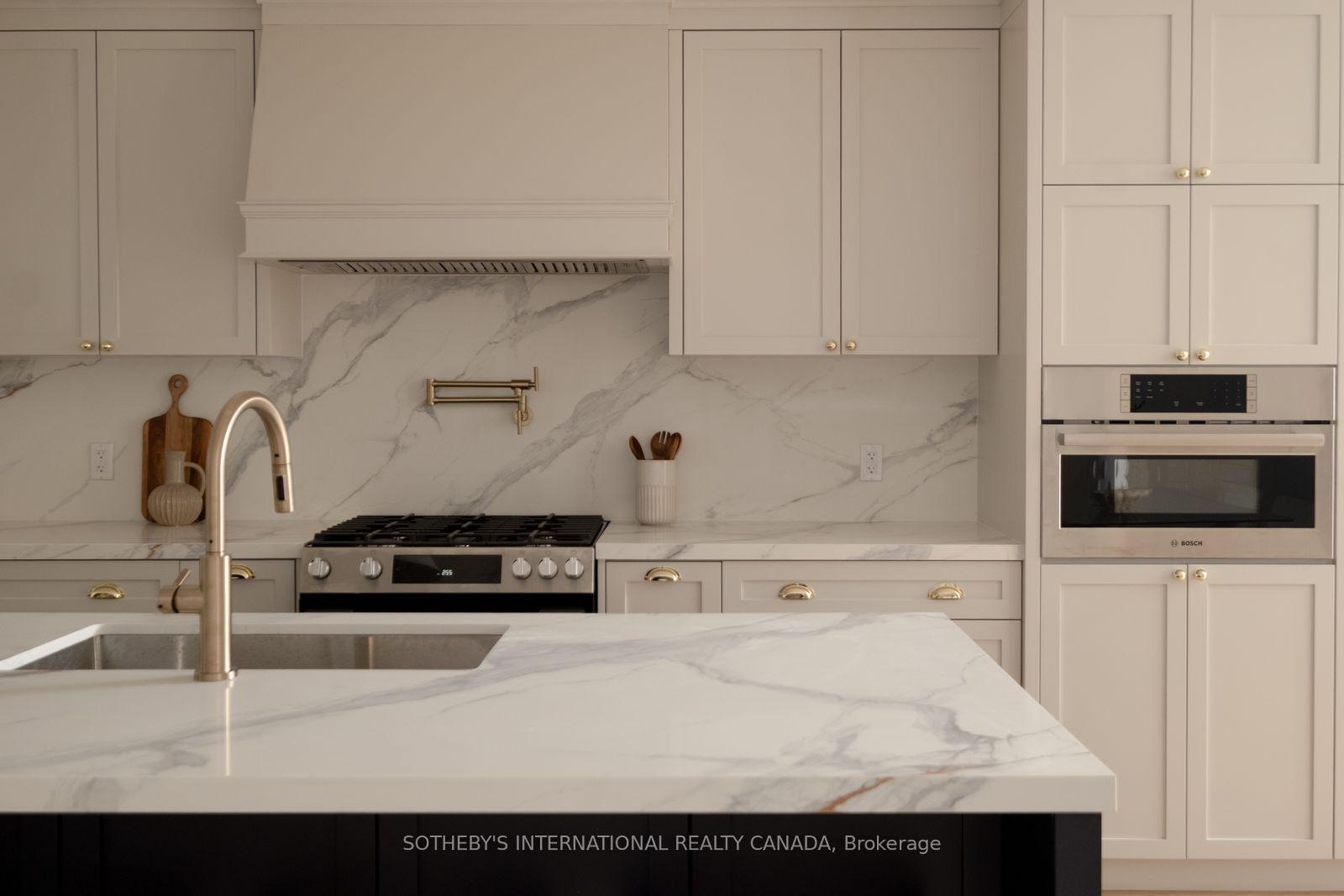 Photo 12 of 14 Tilson Road, Toronto, Mount Pleasant East — HOMEH