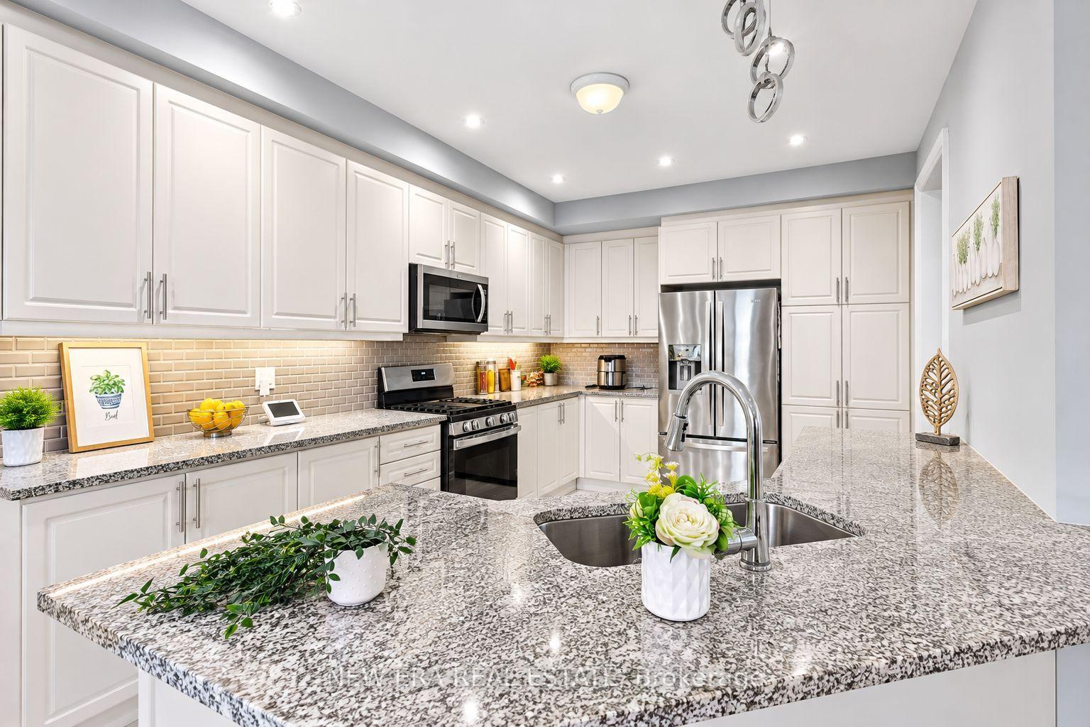 Photo 7 of 124 Walker Boulevard, New Tecumseth, Alliston — HOMEH