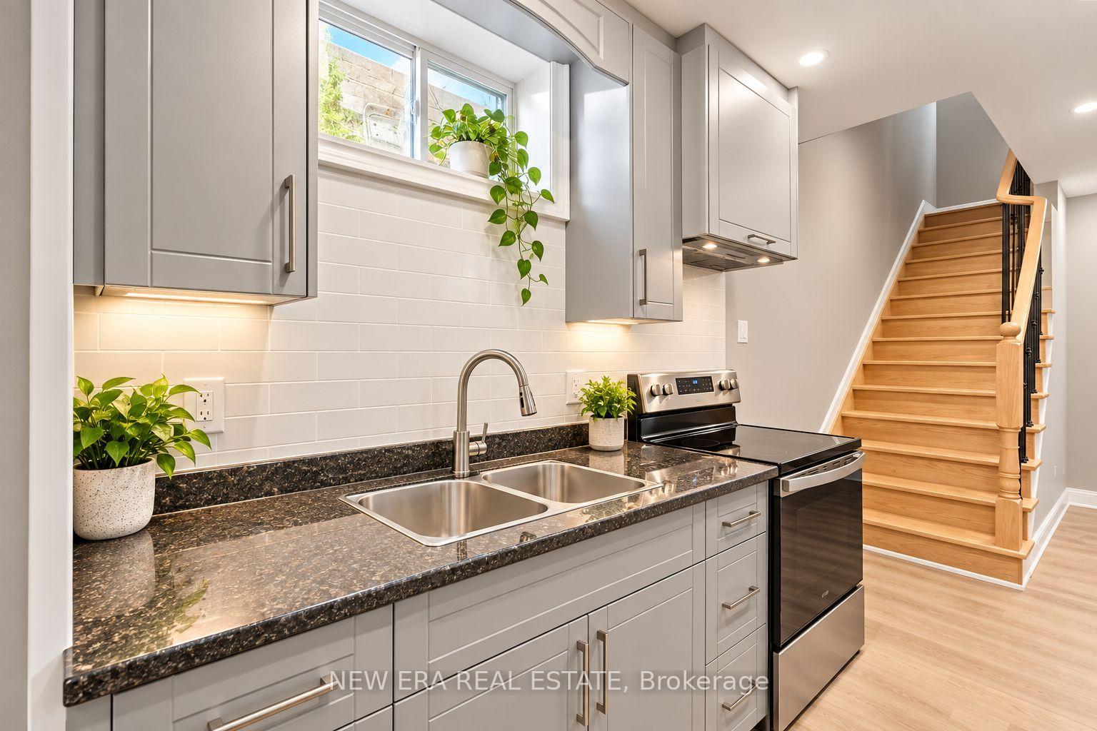 Photo 19 of 124 Walker Boulevard, New Tecumseth, Alliston — HOMEH