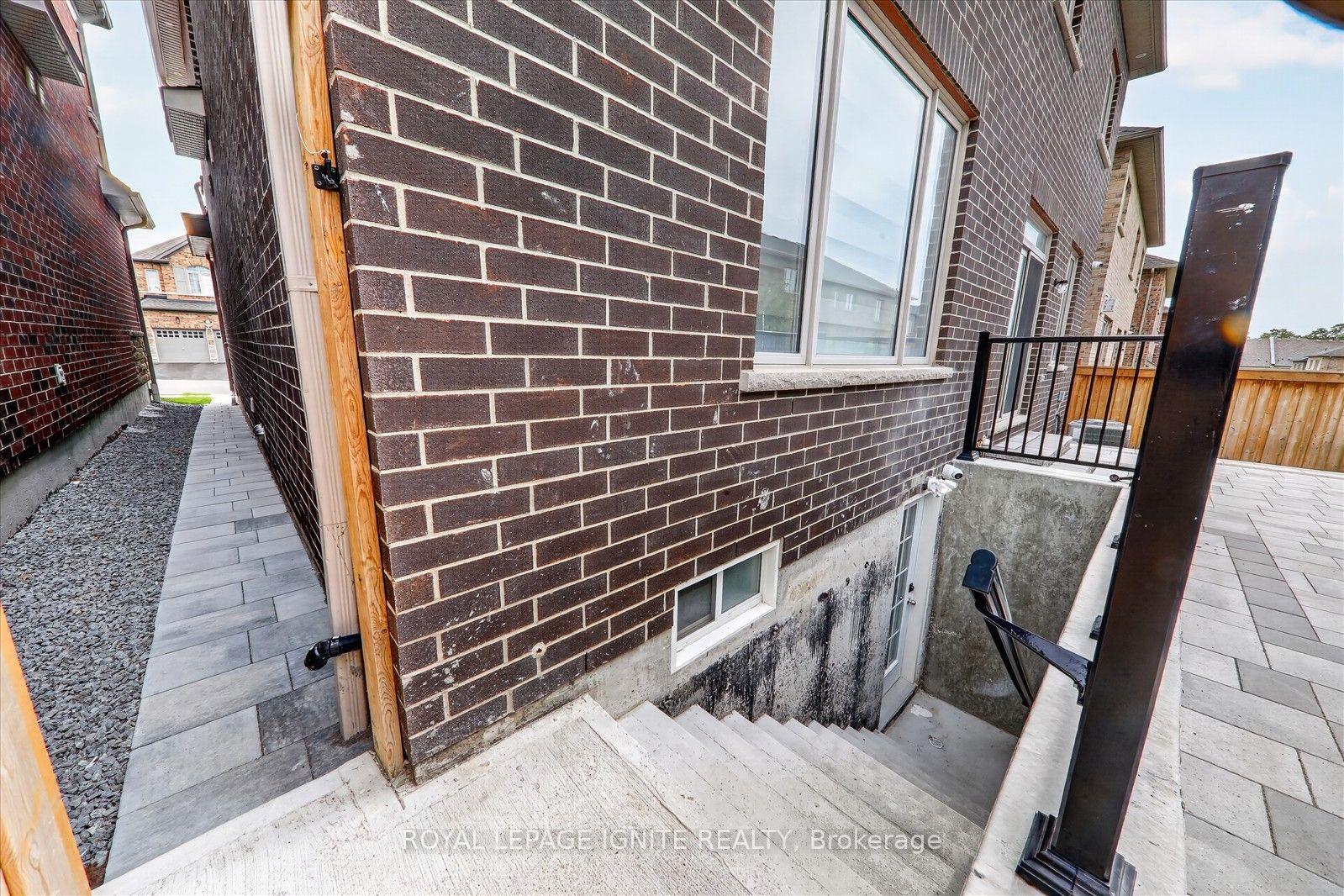 Photo 2 of Unit Bsmt, 2404 Florentine Place, Pickering, Rural Pickering — HOMEH