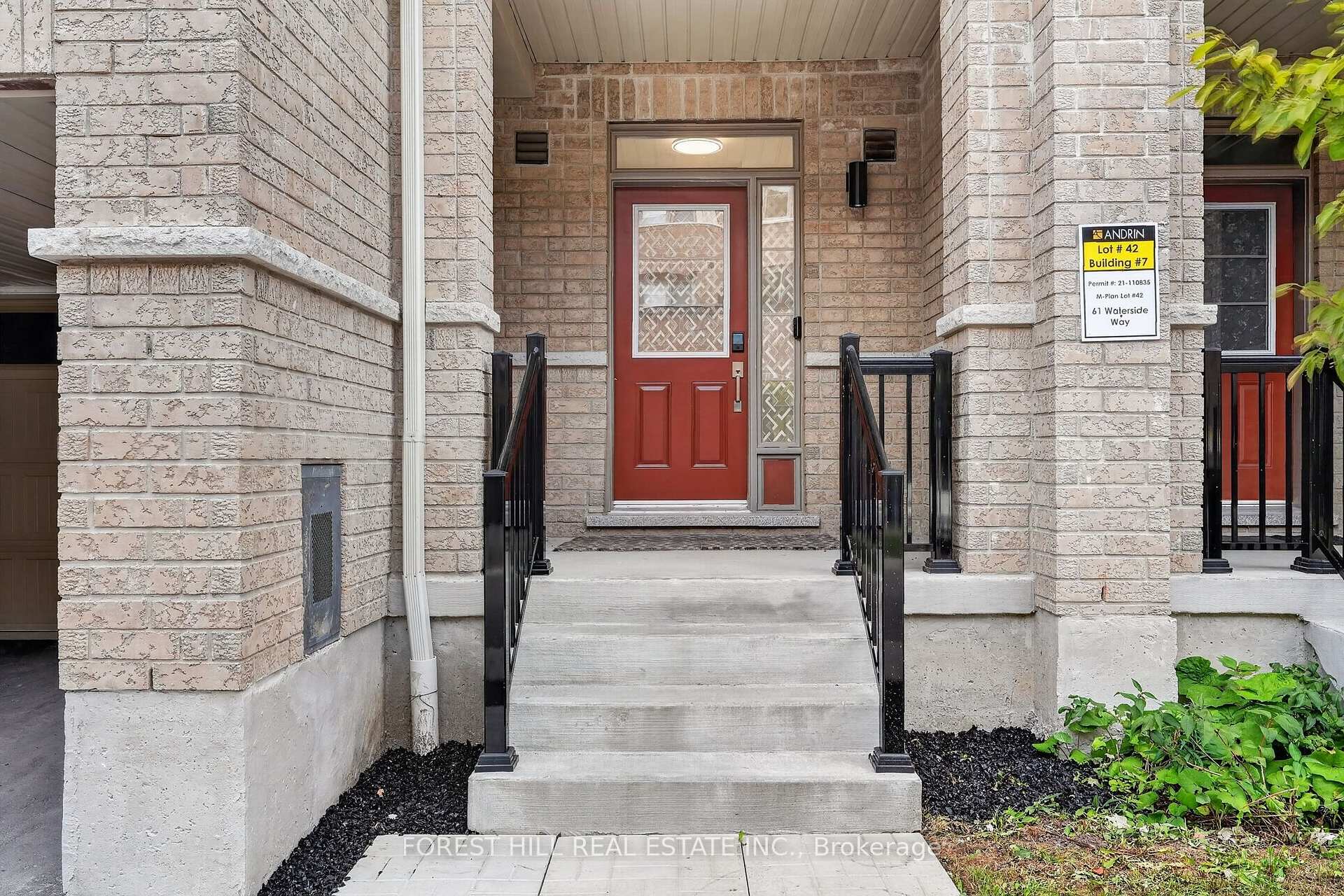 Photo 2 of 63 Waterside Way, Whitby, Port Whitby — HOMEH
