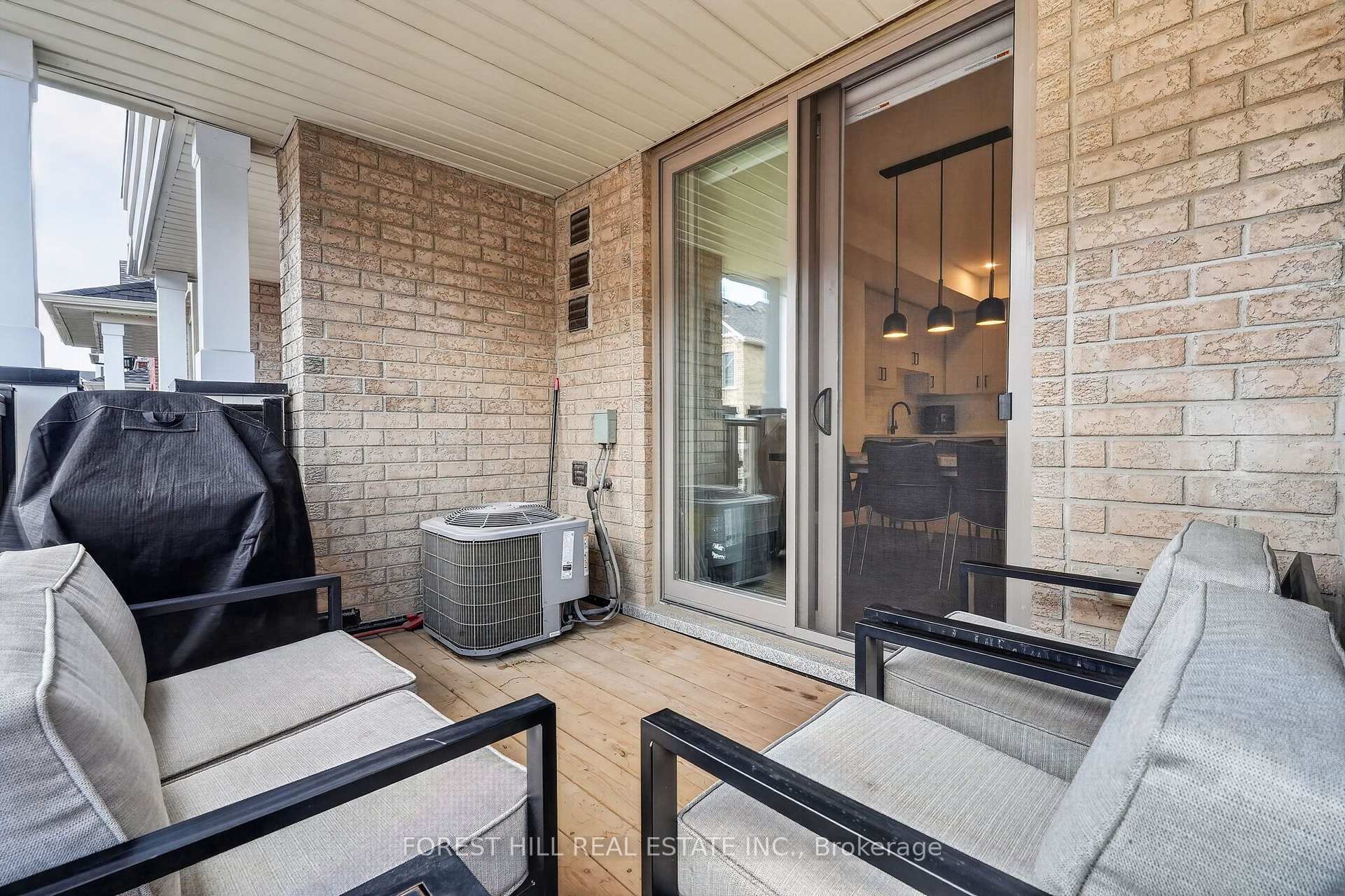 Photo 13 of 63 Waterside Way, Whitby, Port Whitby — HOMEH
