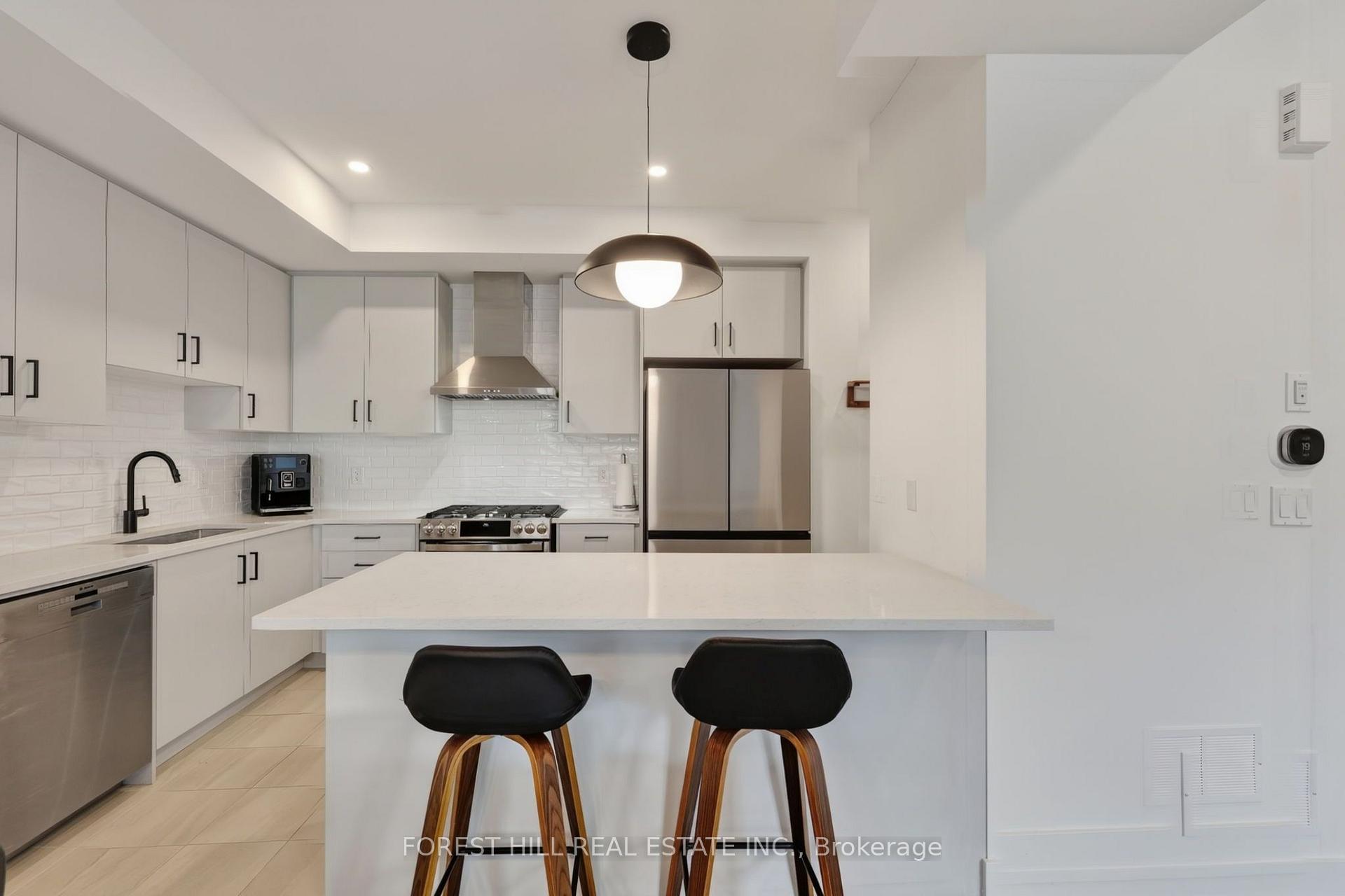 Photo 14 of 63 Waterside Way, Whitby, Port Whitby — HOMEH