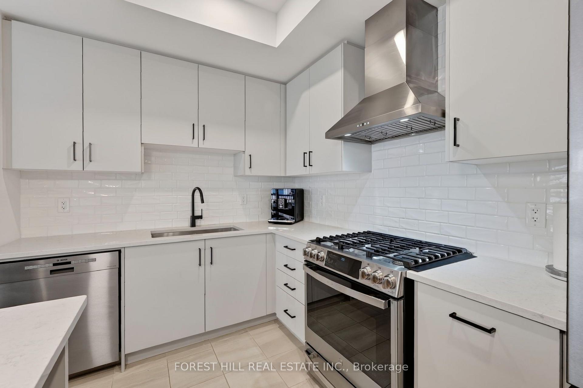 Photo 17 of 63 Waterside Way, Whitby, Port Whitby — HOMEH