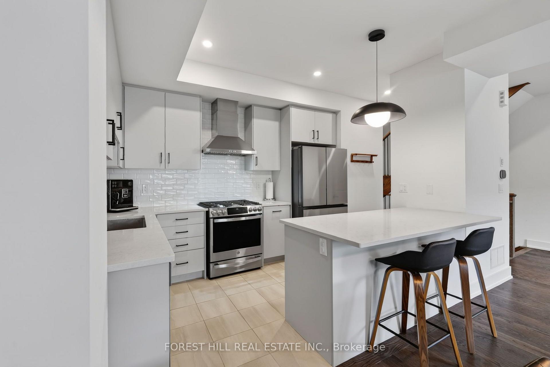 Photo 19 of 63 Waterside Way, Whitby, Port Whitby — HOMEH