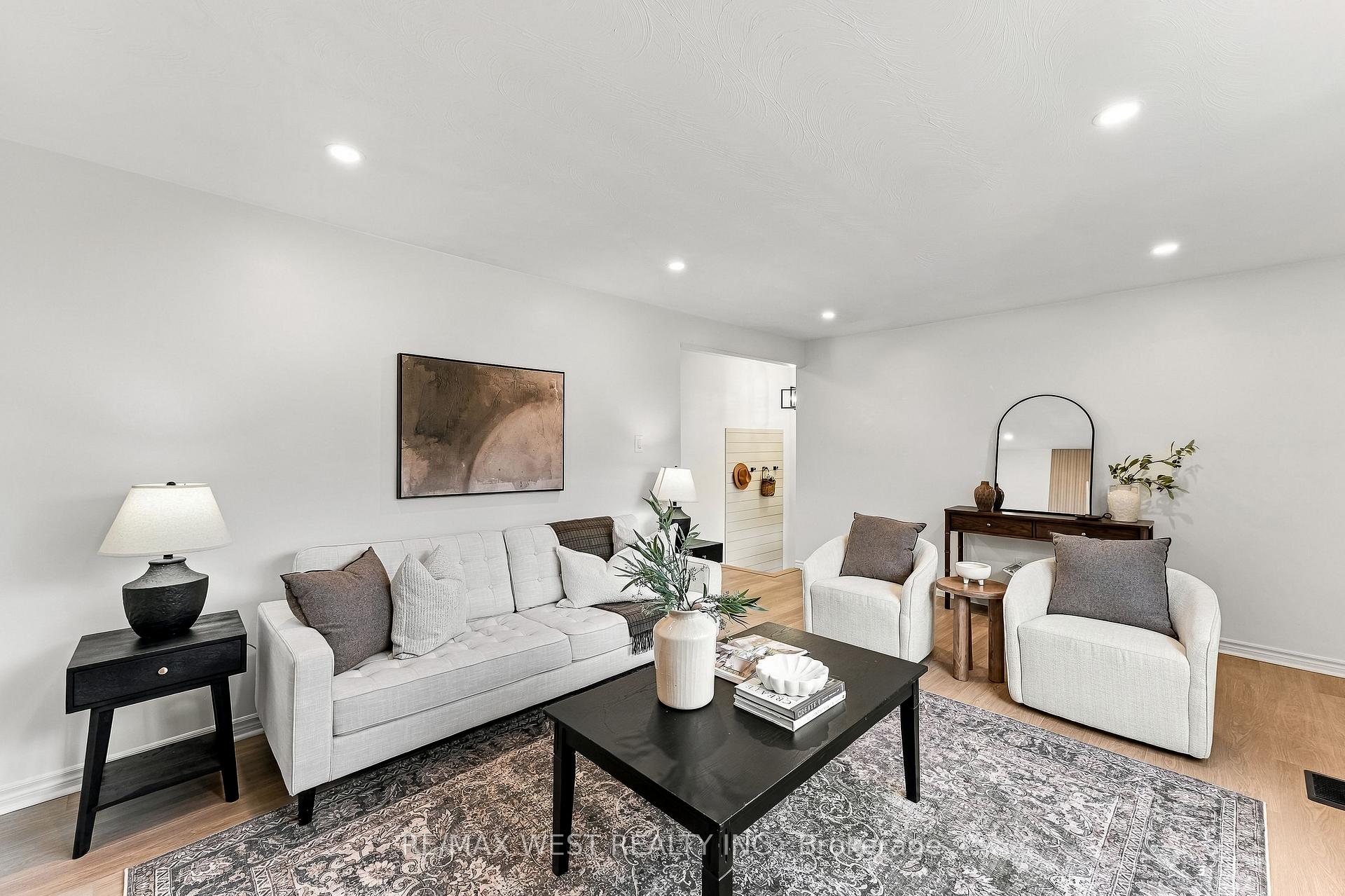 Photo 10 of 1271 Franklin Drive, Peterborough, Northcrest Ward 5 — HOMEH