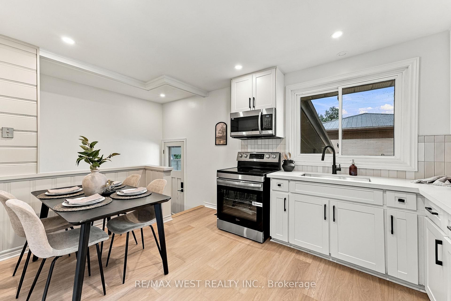 Photo 11 of 1271 Franklin Drive, Peterborough, Northcrest Ward 5 — HOMEH