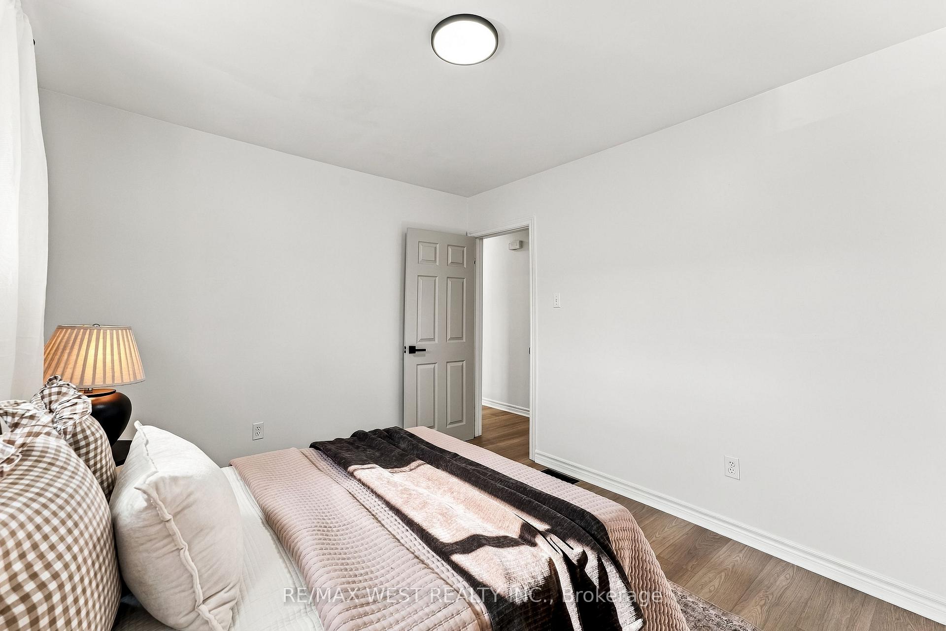 Photo 17 of 1271 Franklin Drive, Peterborough, Northcrest Ward 5 — HOMEH