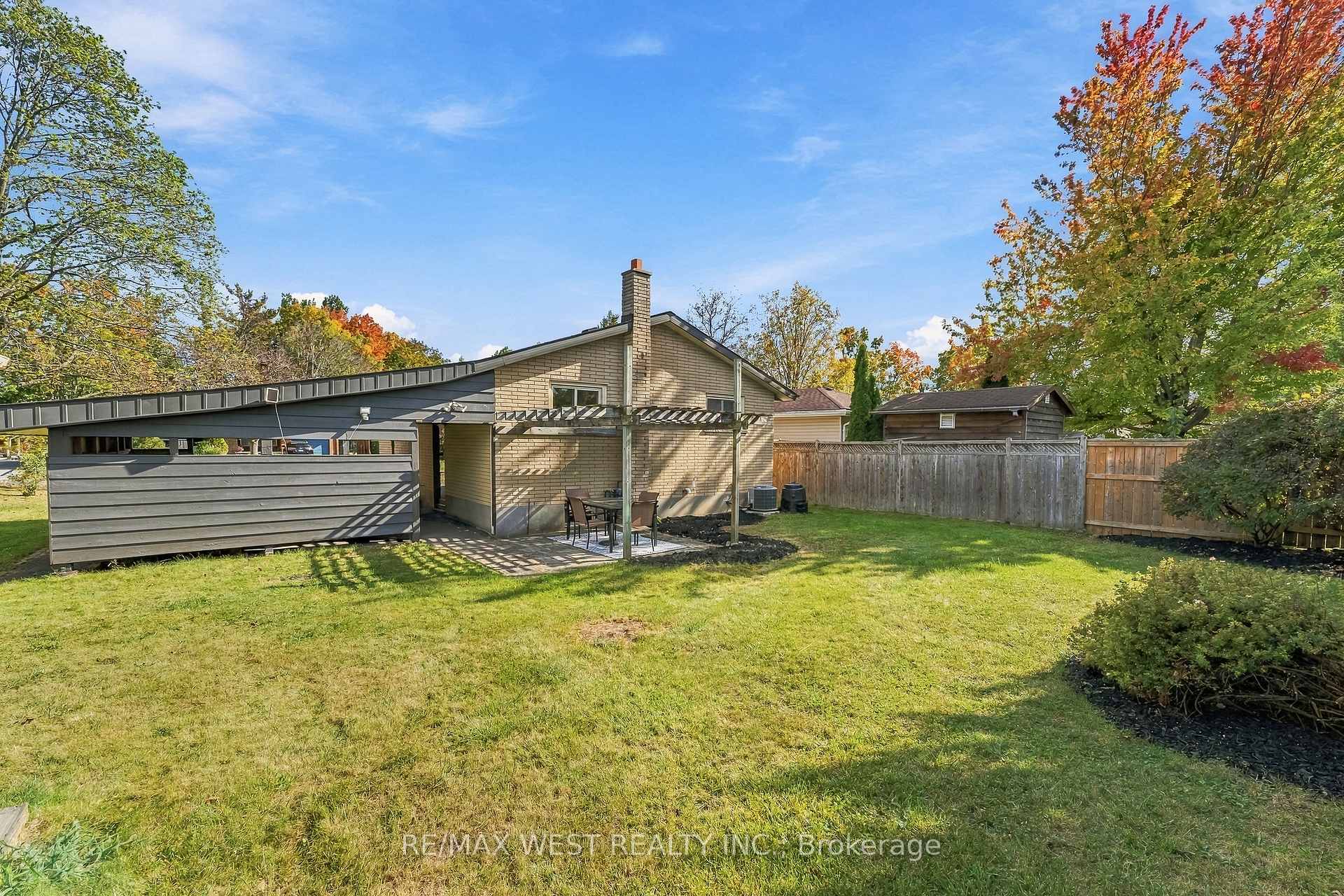 Photo 33 of 1271 Franklin Drive, Peterborough, Northcrest Ward 5 — HOMEH