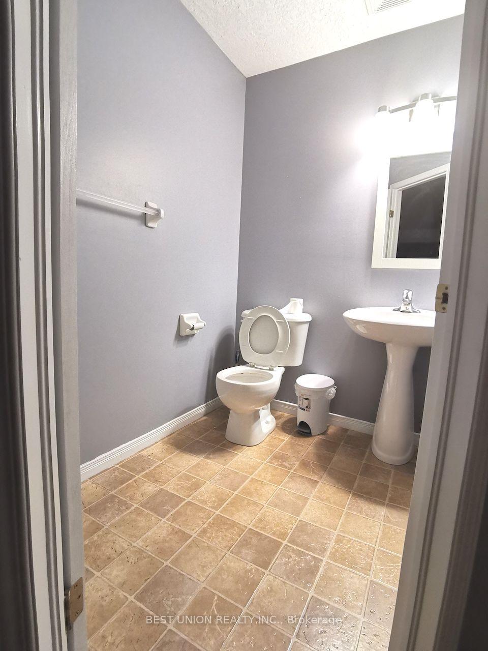 Photo 6 of 528 Activa Avenue, Kitchener, Larentian West — HOMEH