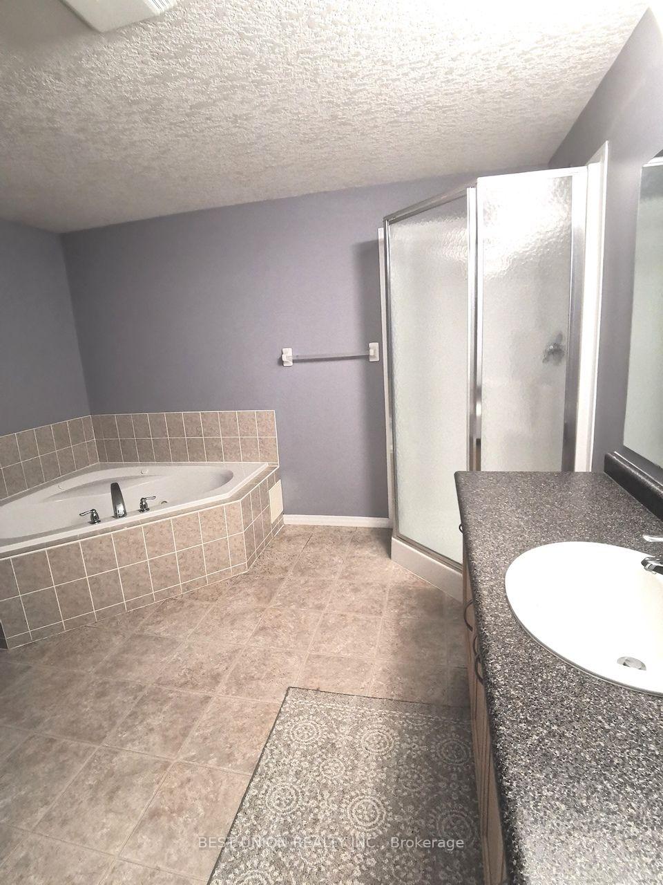 Photo 10 of 528 Activa Avenue, Kitchener, Larentian West — HOMEH