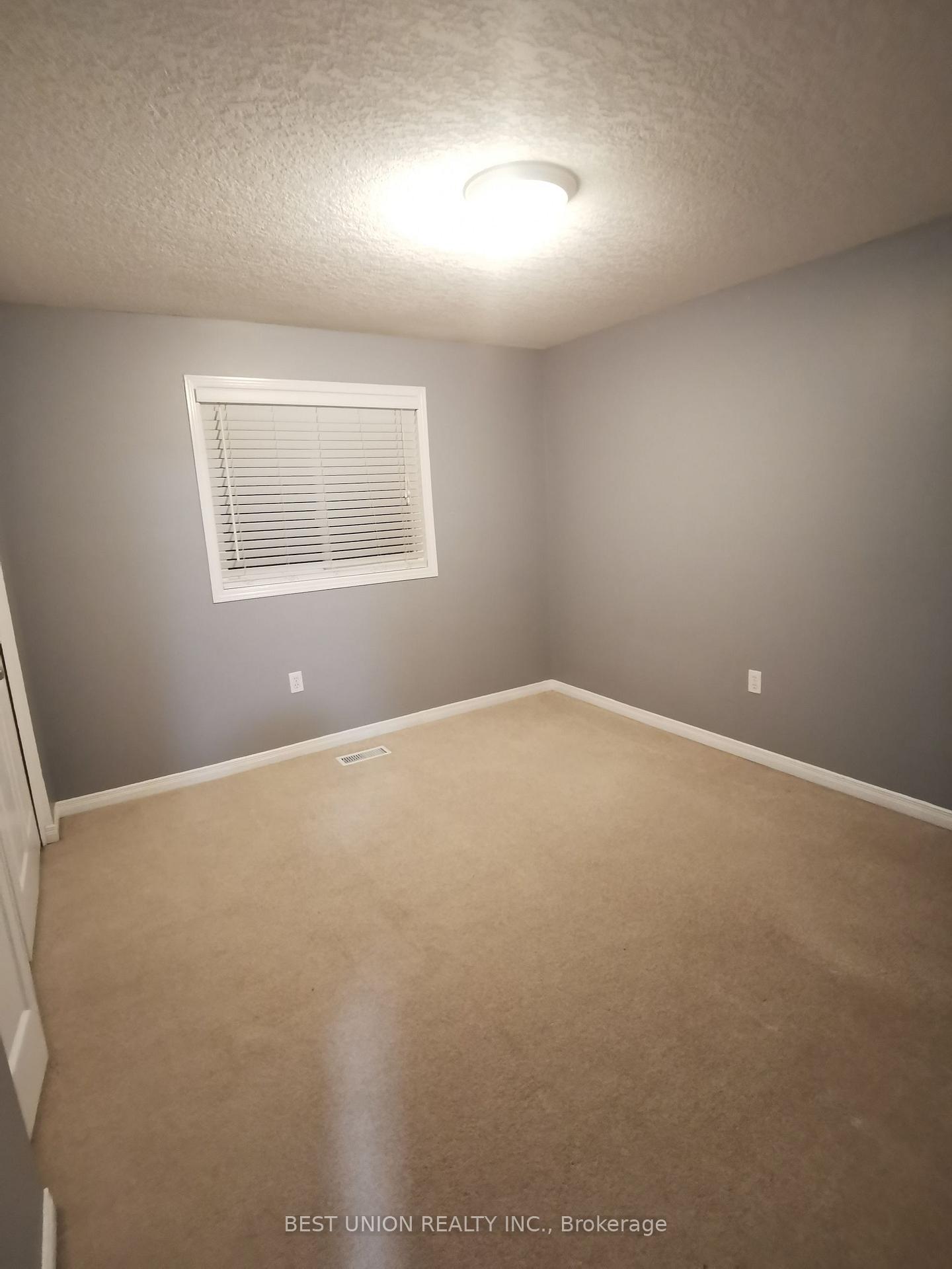Photo 12 of 528 Activa Avenue, Kitchener, Larentian West — HOMEH