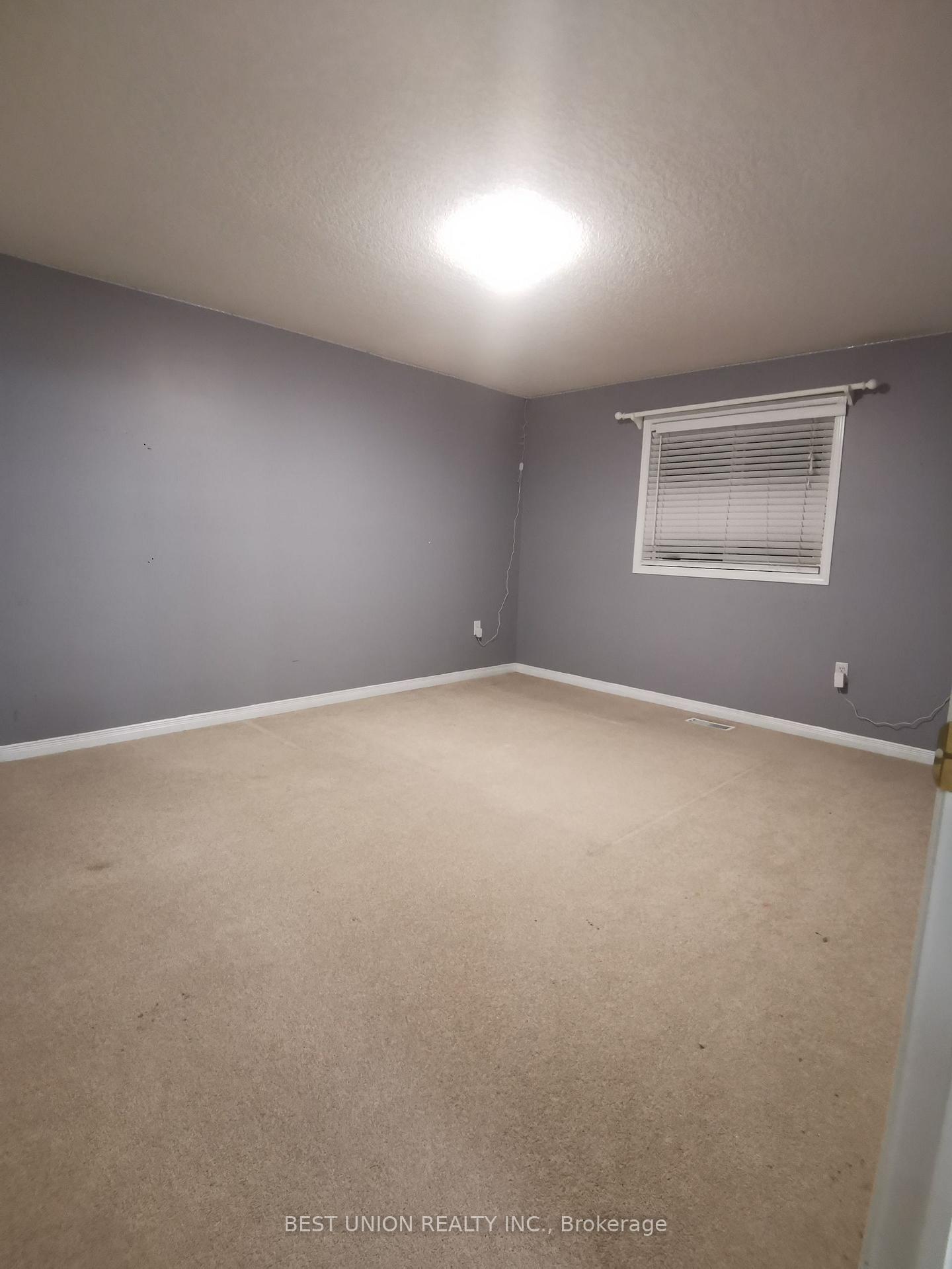 Photo 13 of 528 Activa Avenue, Kitchener, Larentian West — HOMEH