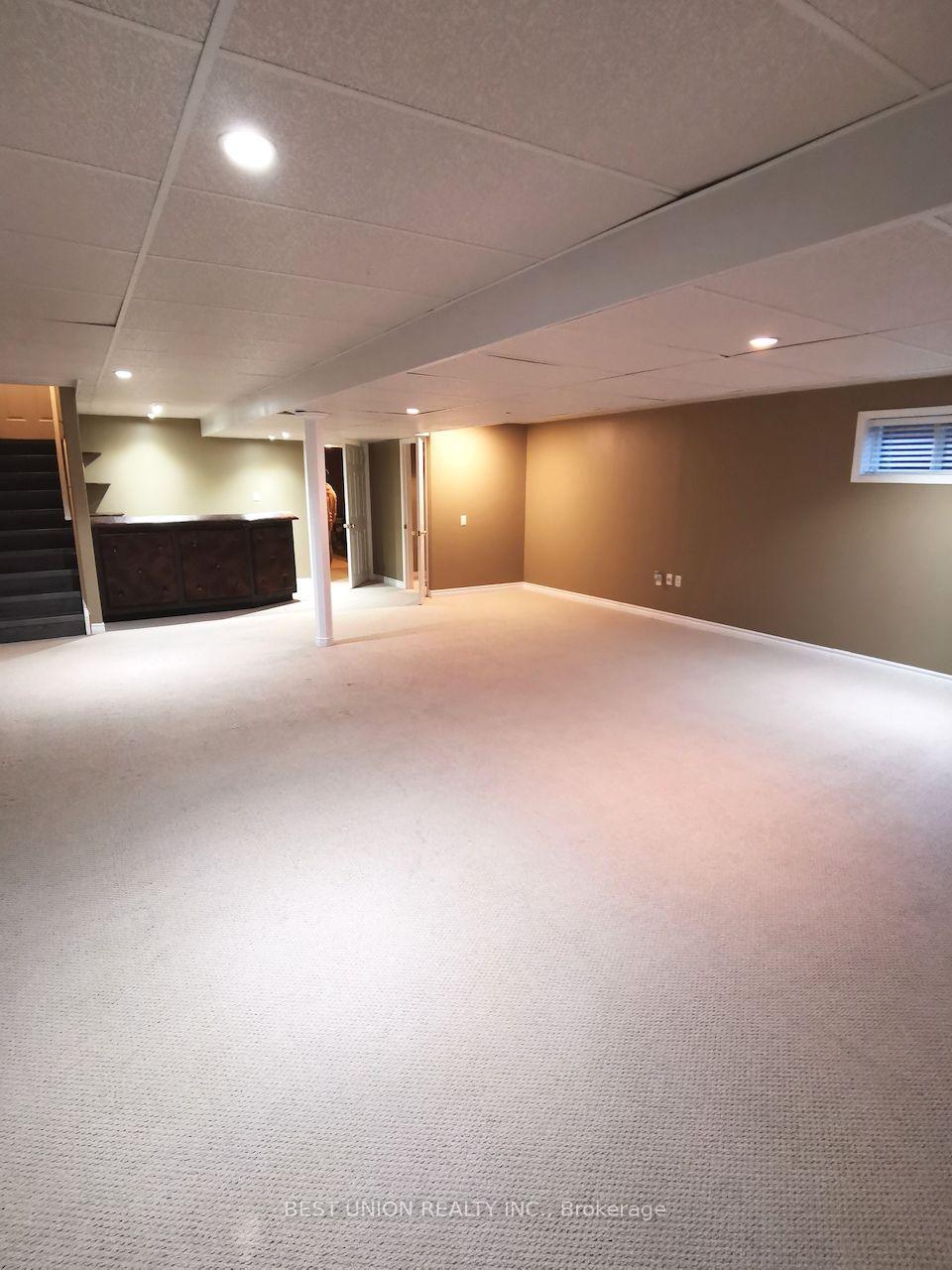 Photo 15 of 528 Activa Avenue, Kitchener, Larentian West — HOMEH